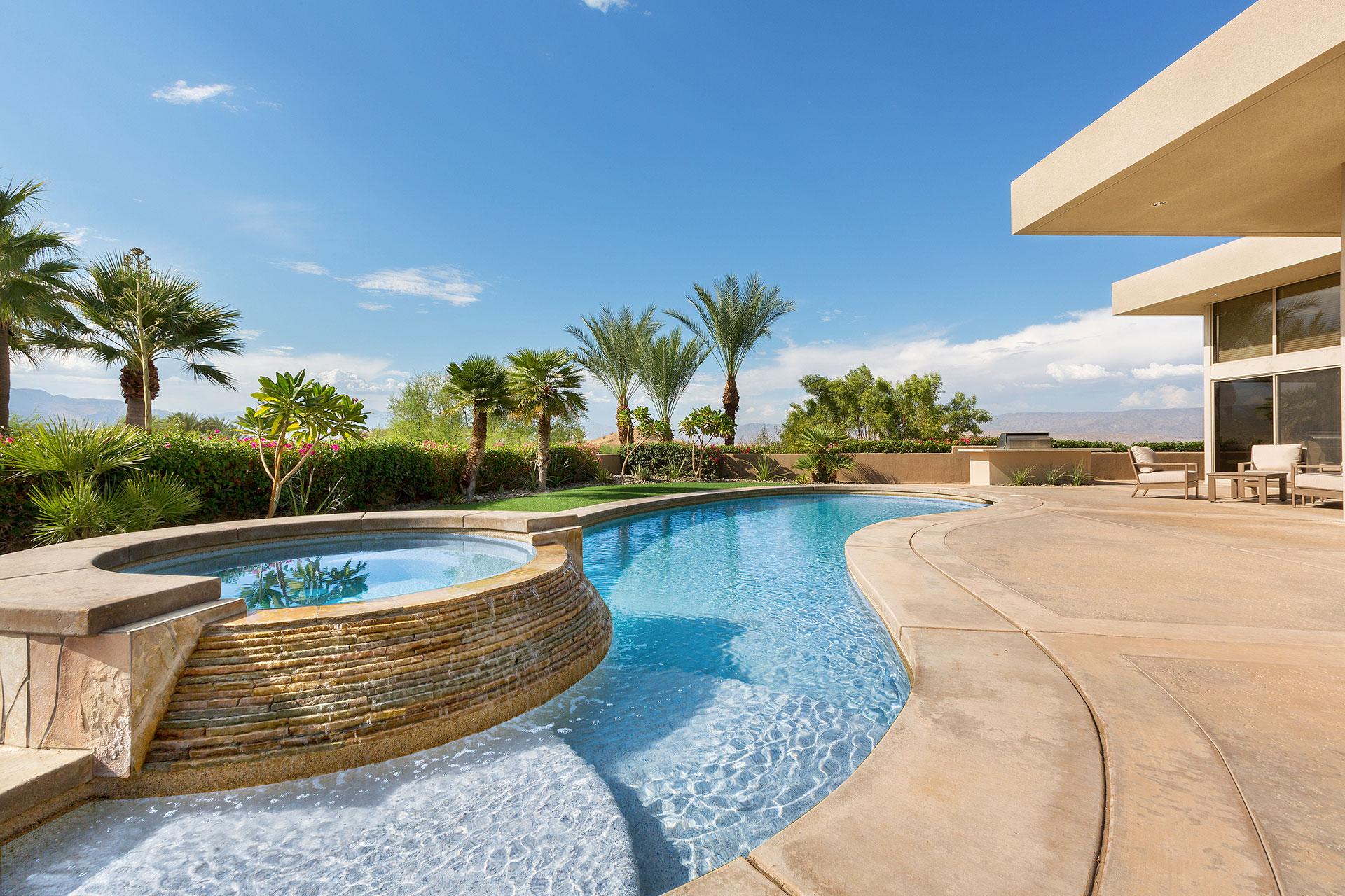 Alta Vista Modern Luxury and Sweeping Views gallery image 3