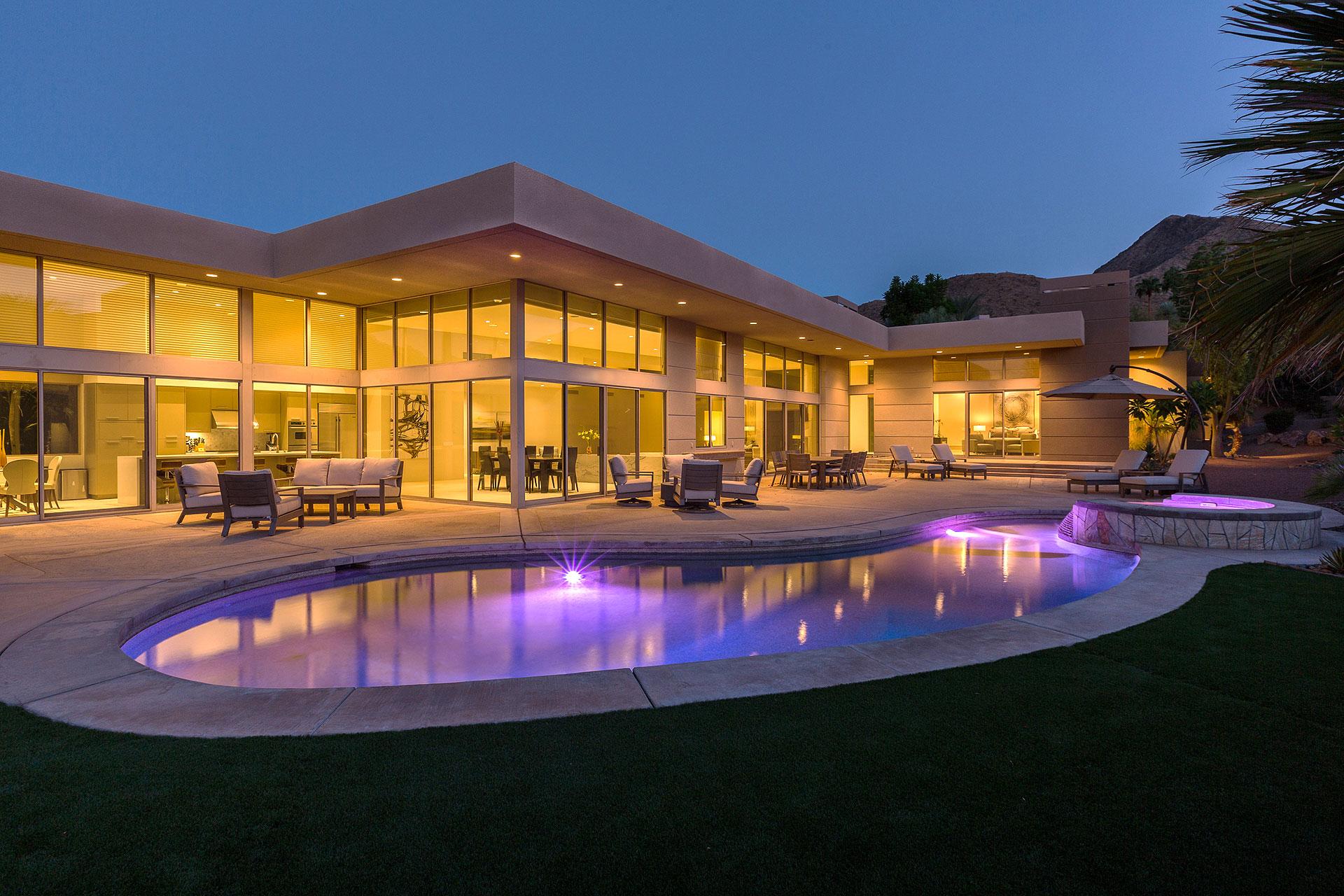 Alta Vista Modern Luxury and Sweeping Views gallery image 1