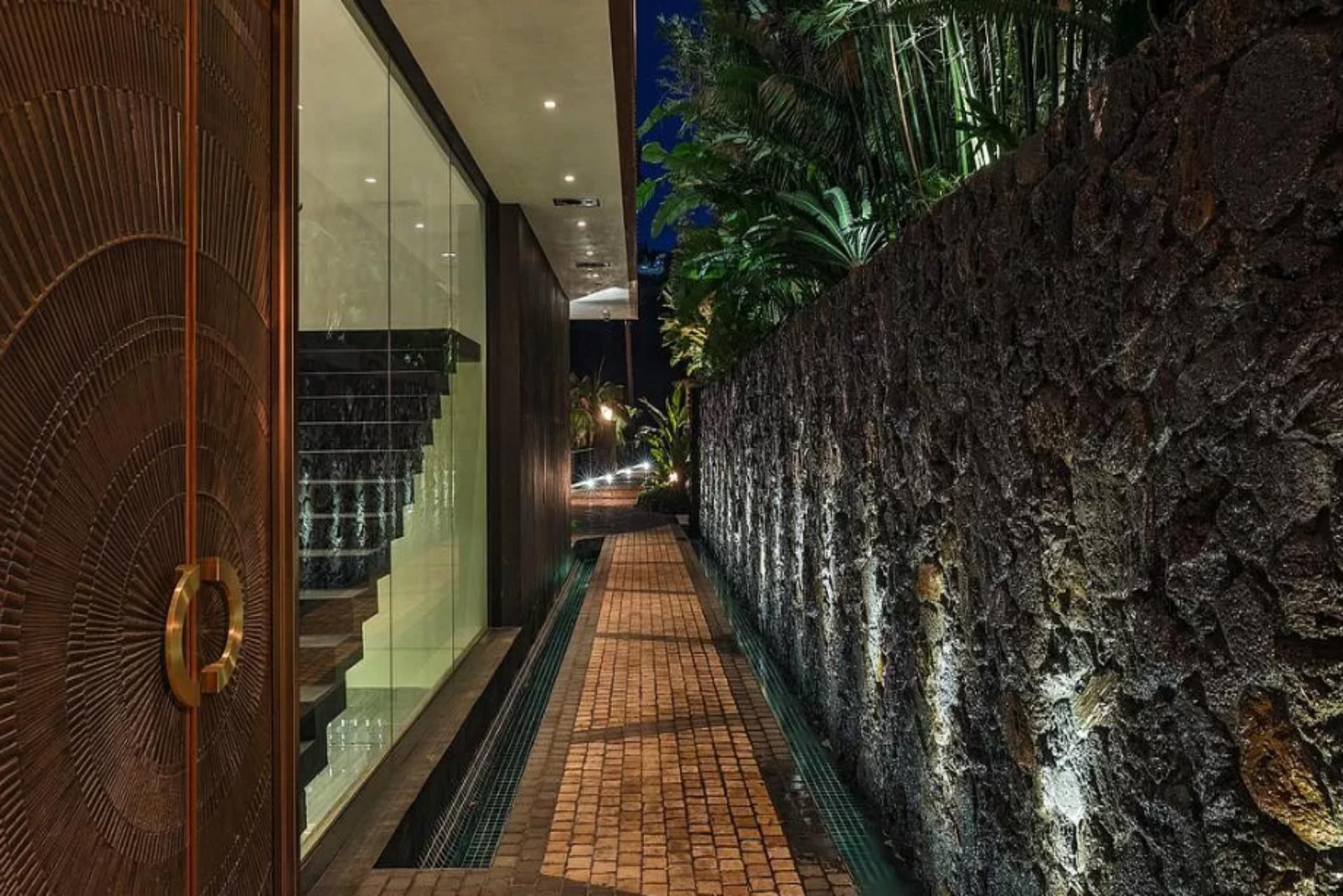 Rockstar Mansion gallery image 9