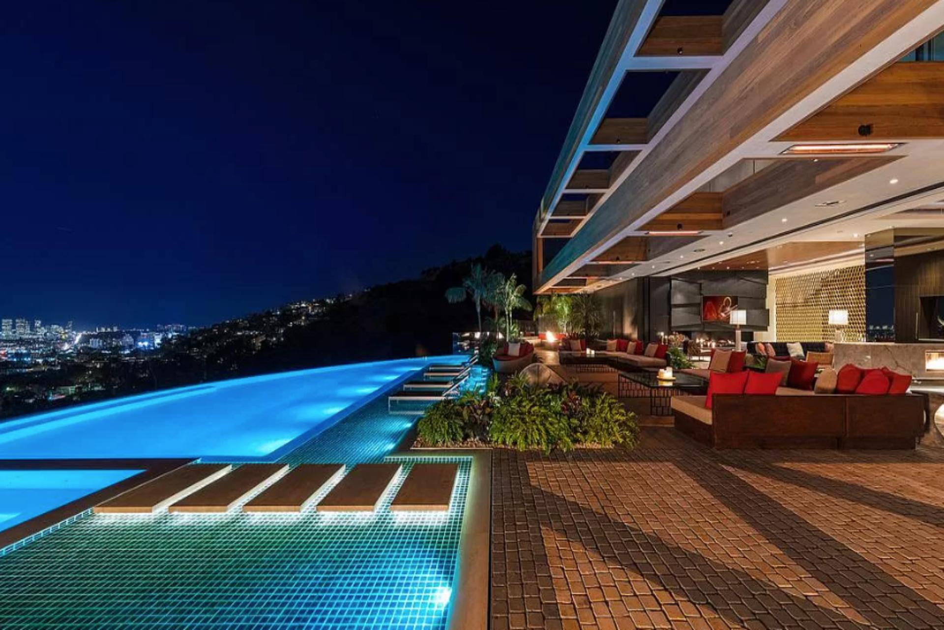 Rockstar Mansion gallery image 2