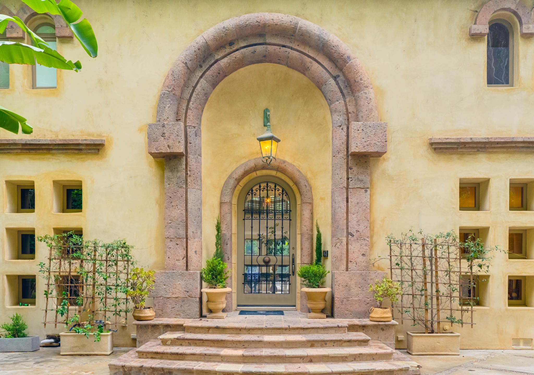 Carolwood Estate gallery image 9