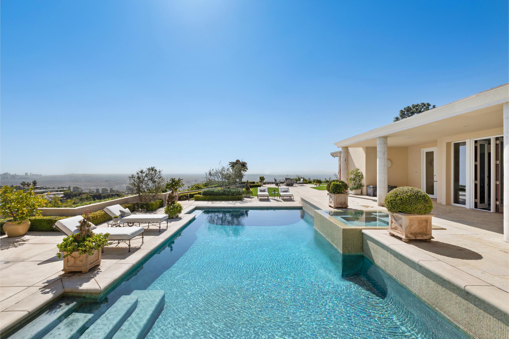 Trousdale Grand gallery image 2