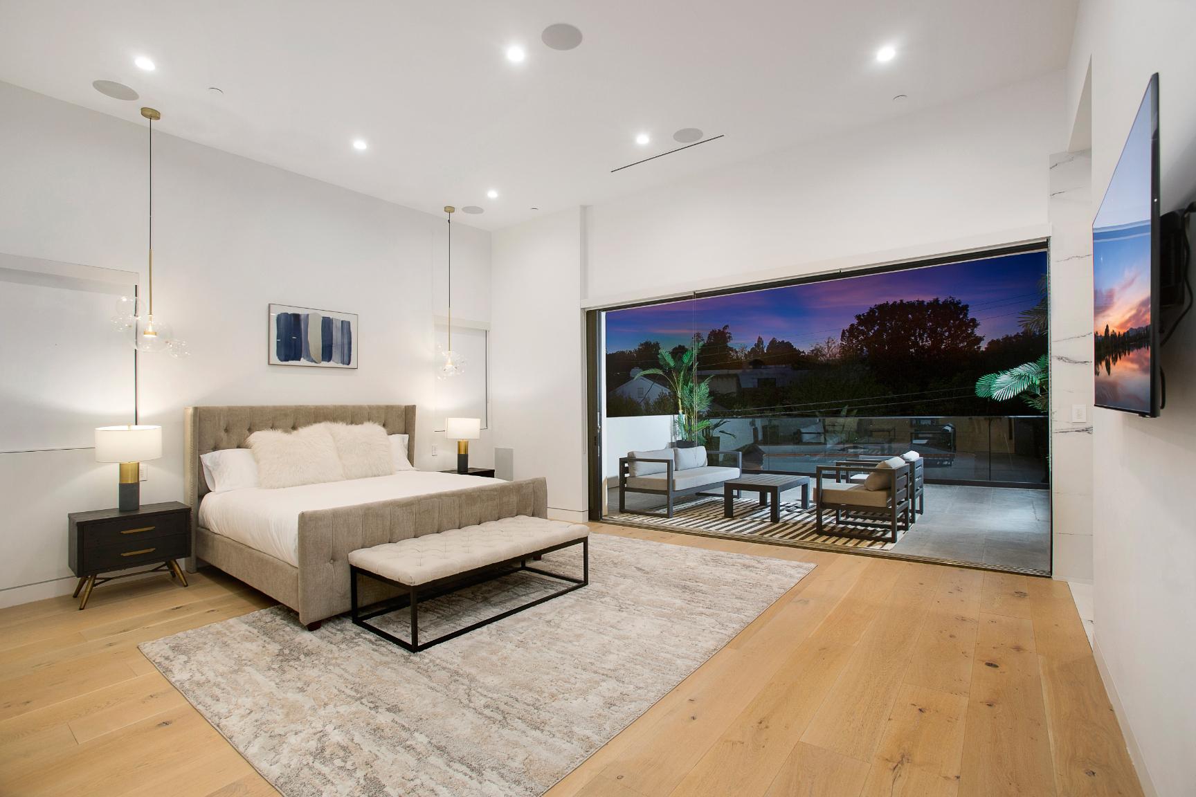 Brentwood Villa gallery image 5