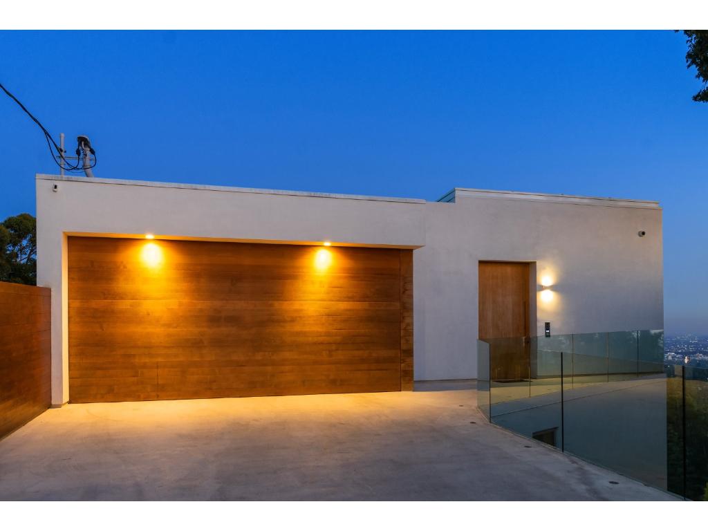 Beverly Grove Modern gallery image 2