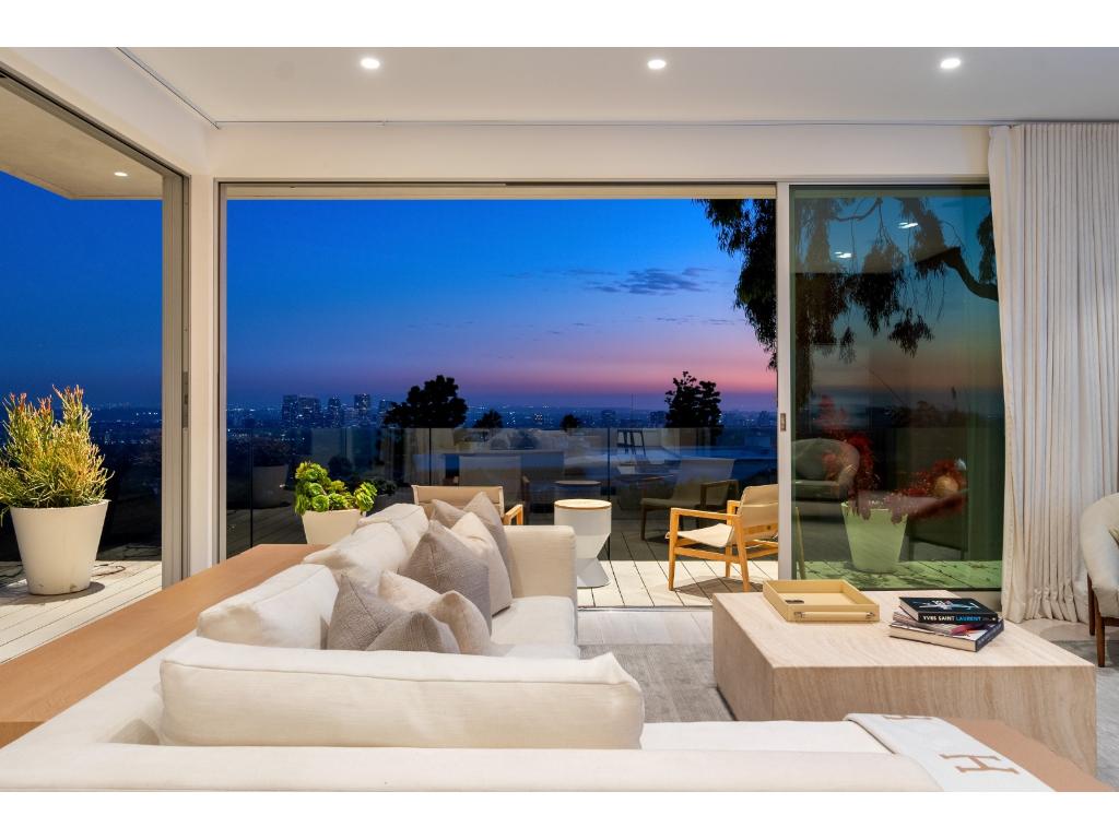 Beverly Grove Modern gallery image 4