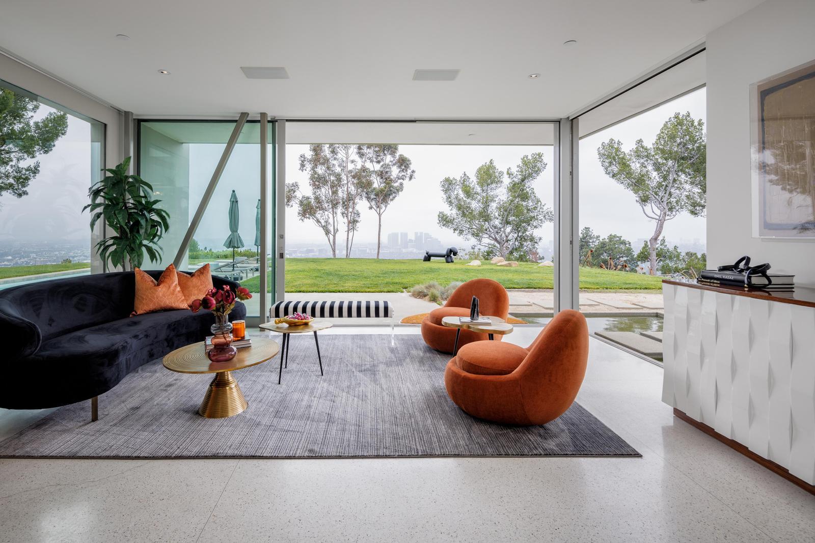 Vue Moderne gallery image 10