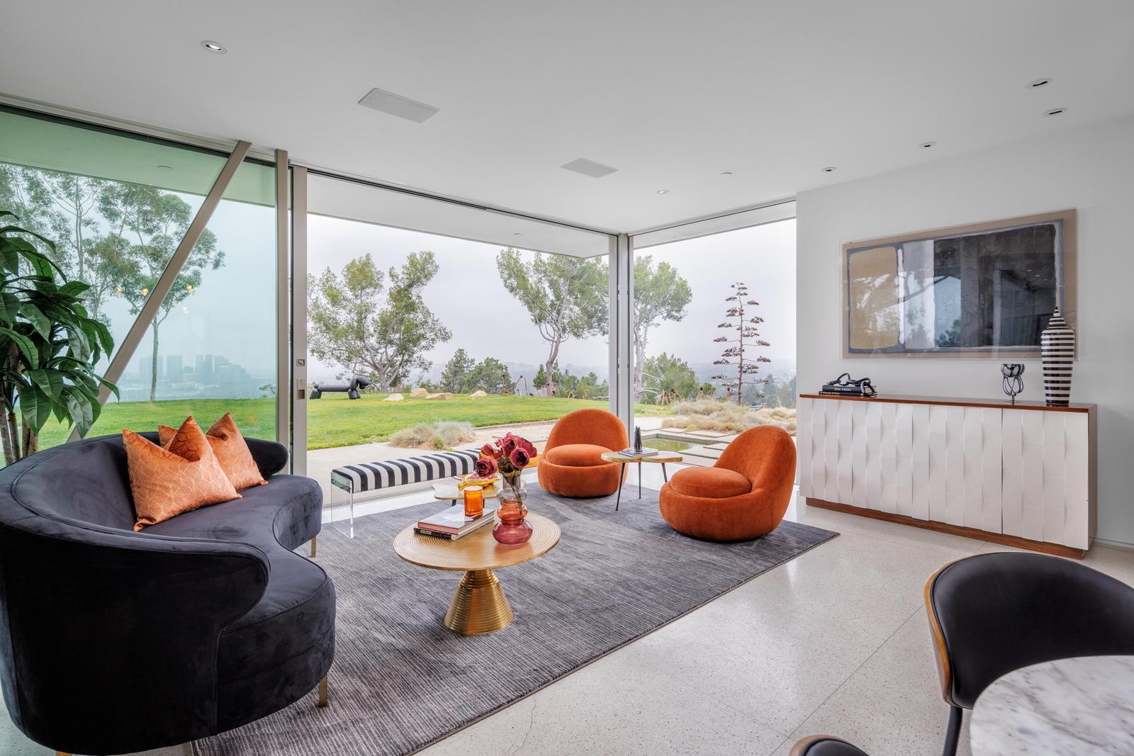 Vue Moderne gallery image 9