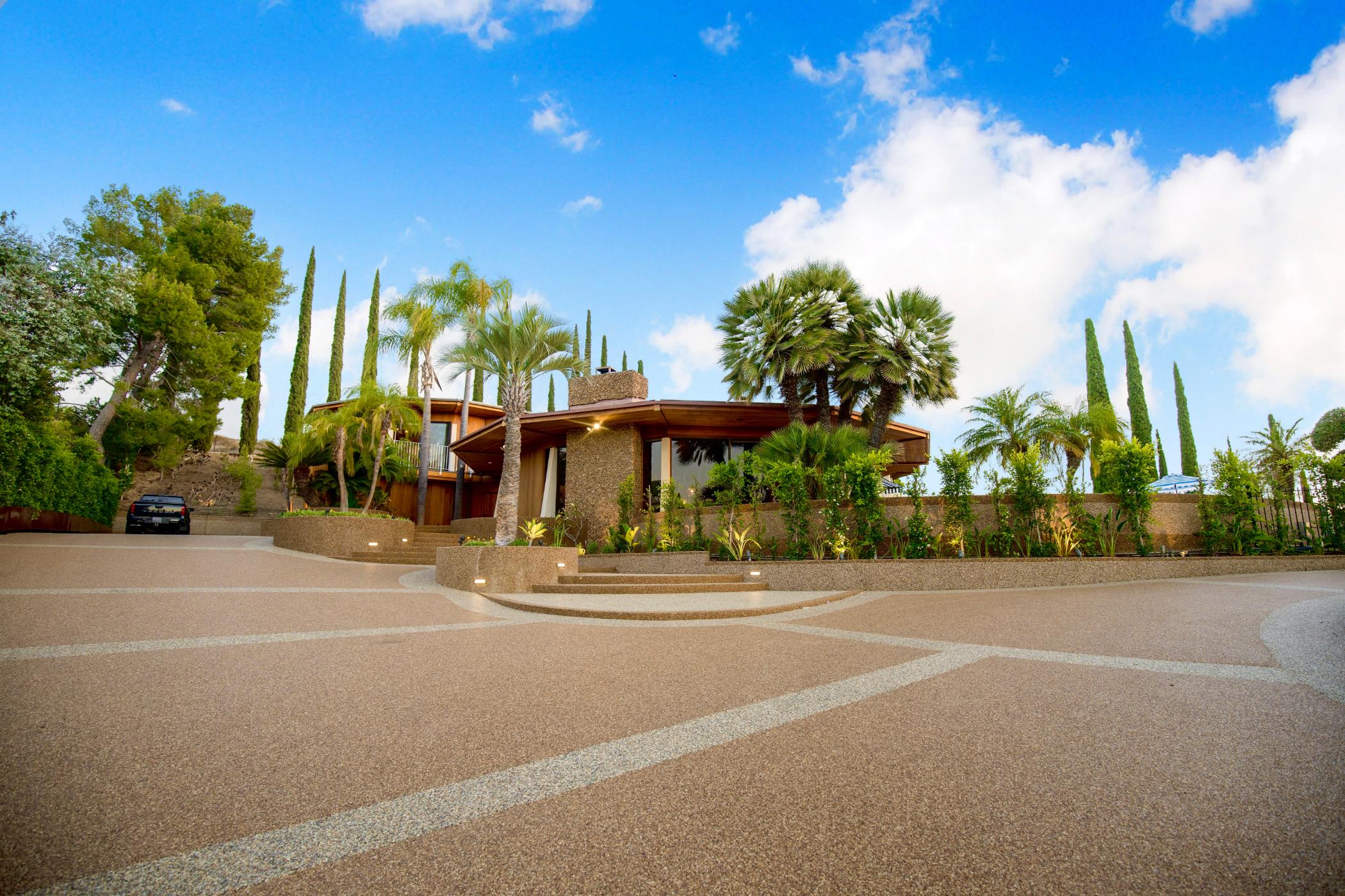 Via Vallarta gallery image 6