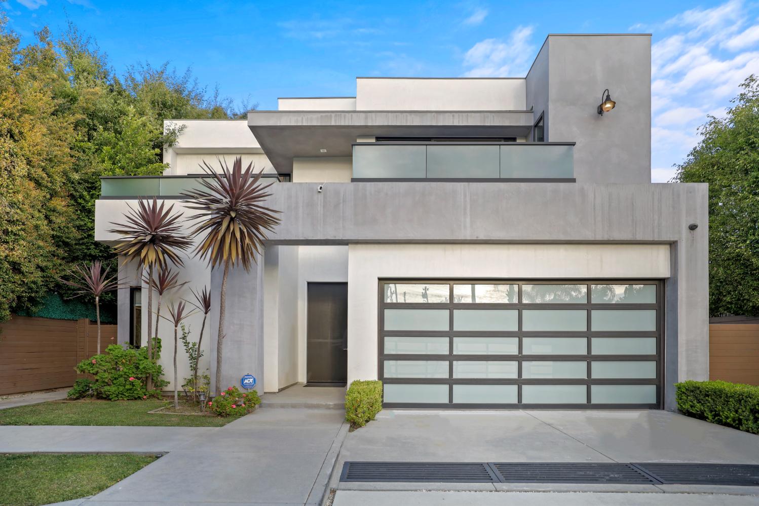 Crescent Heights gallery image 2