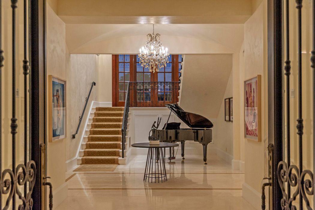 Olive Hill gallery image 5
