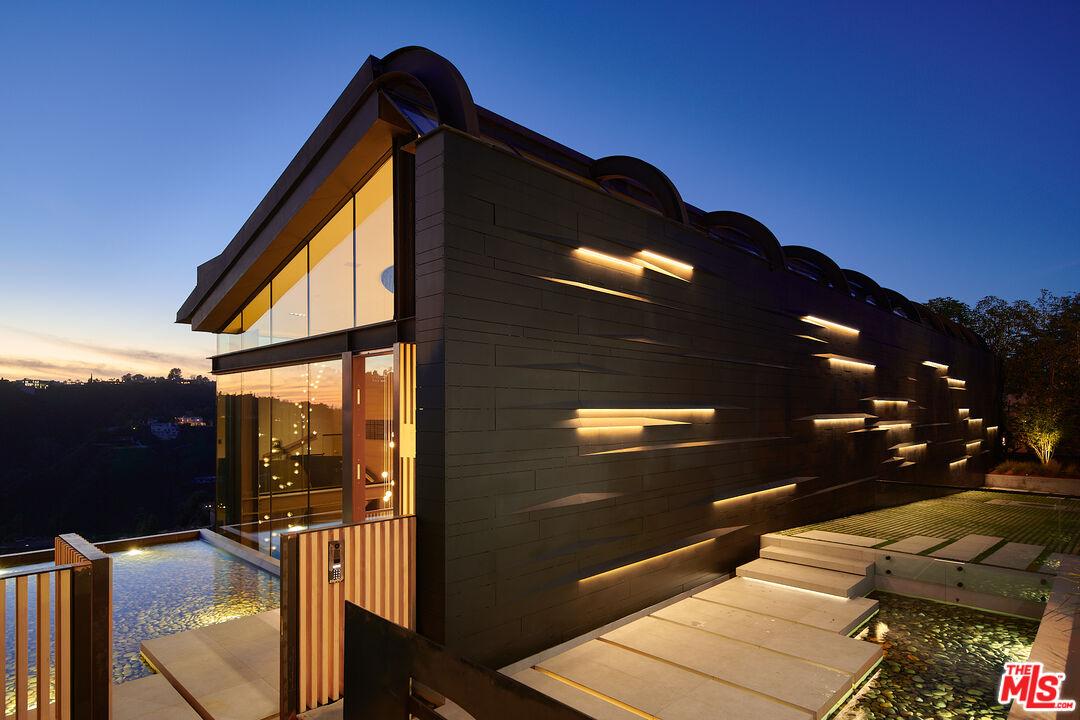 Bel Air Luxury Mansion gallery image 9