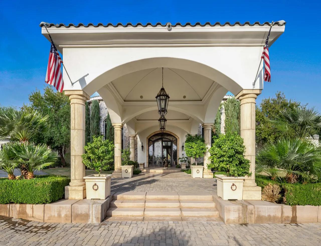 Chateau Dumont gallery image 9