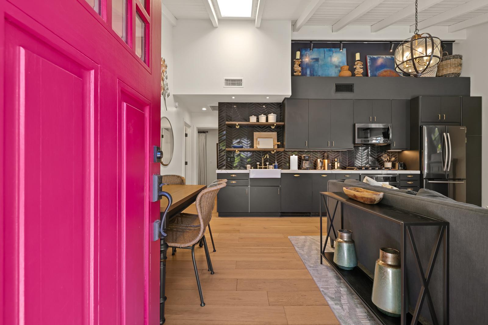 Beverly Hills Bungalow gallery image 7