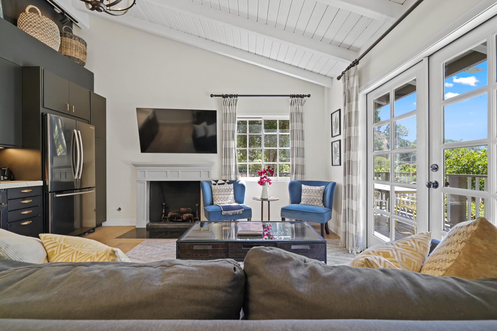 Beverly Hills Bungalow gallery image 10