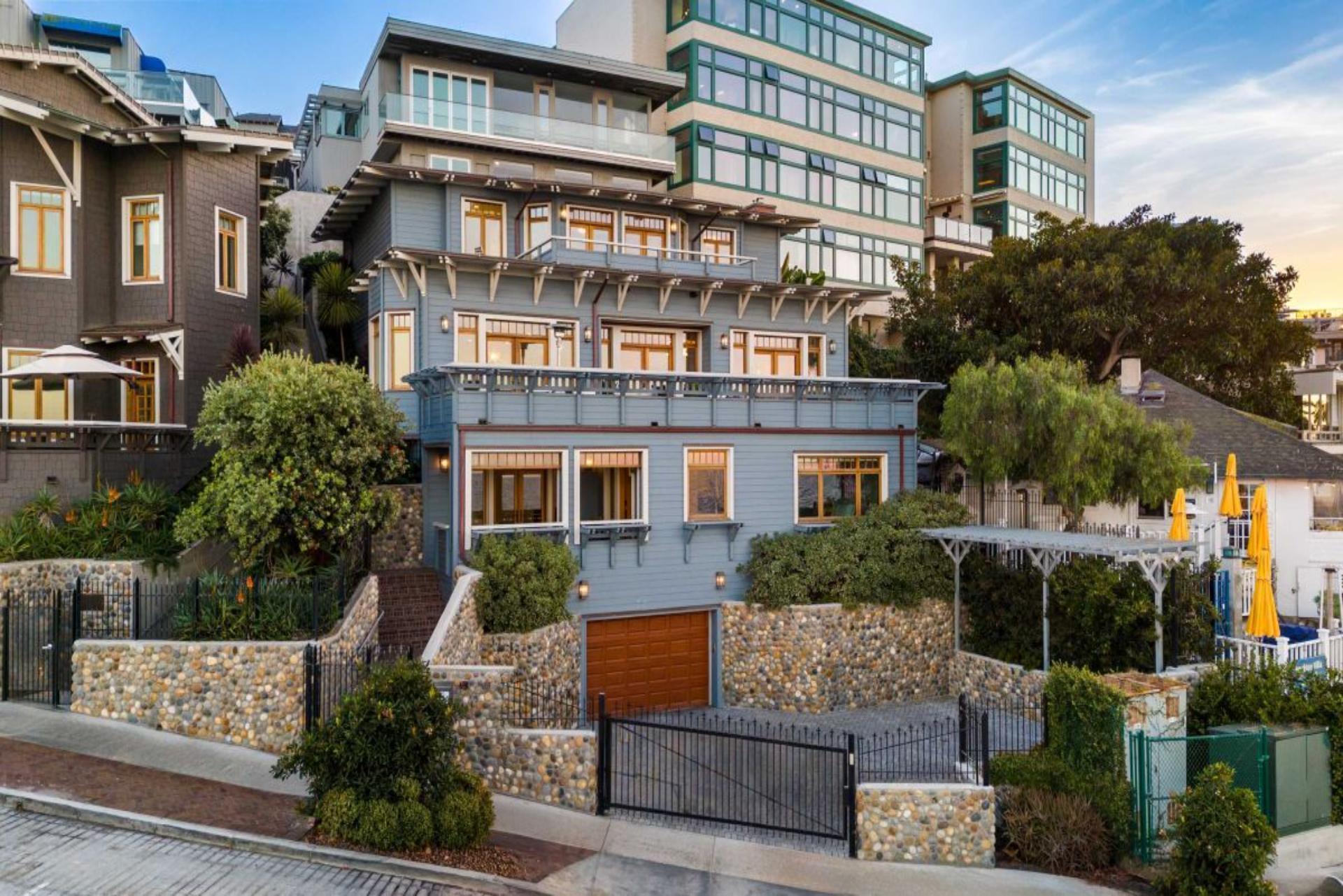 La Jolla Cove gallery image 1