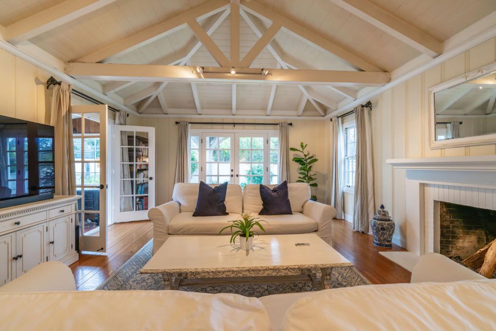 Redwood Beach Cottage gallery image 3