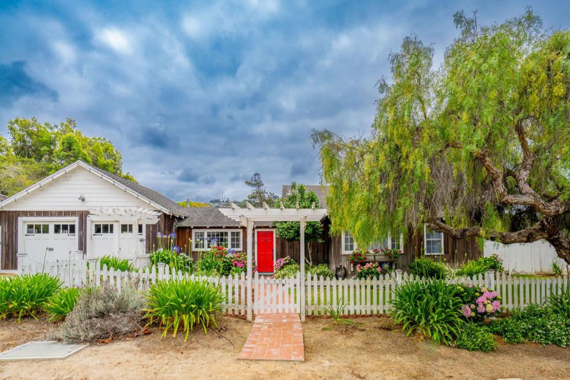 Redwood Beach Cottage gallery image 4