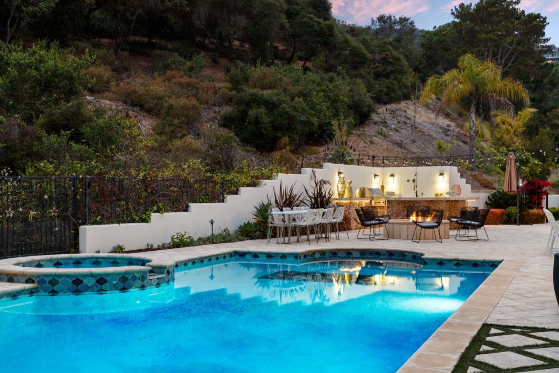 Elegant Villa gallery image 8