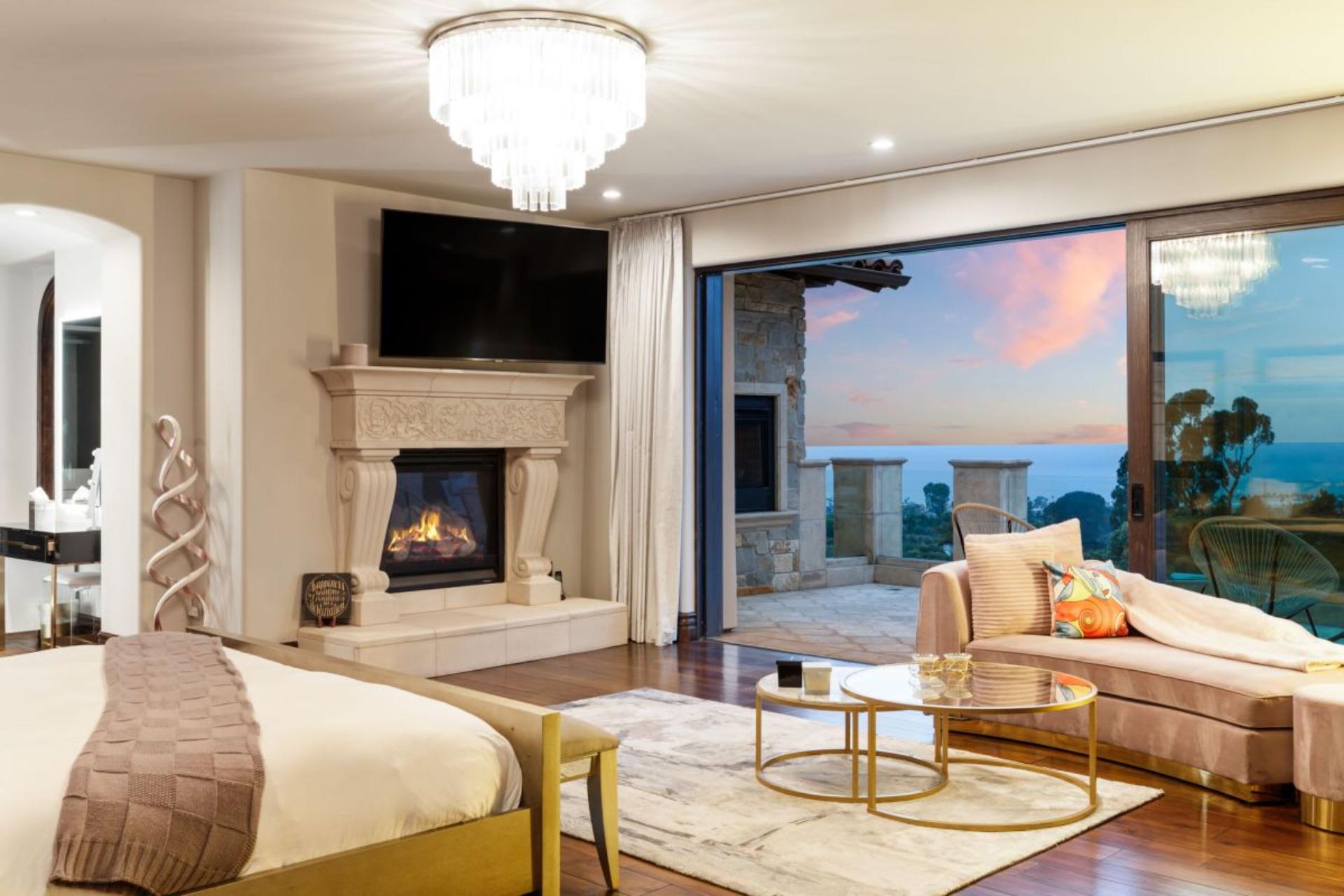 Elegant Villa gallery image 3