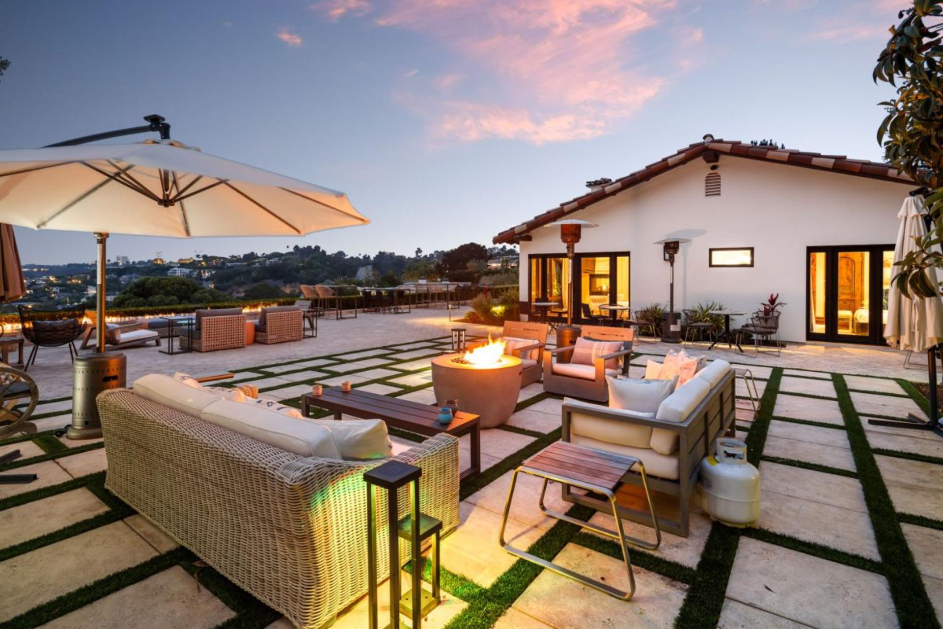 Elegant Villa gallery image 4