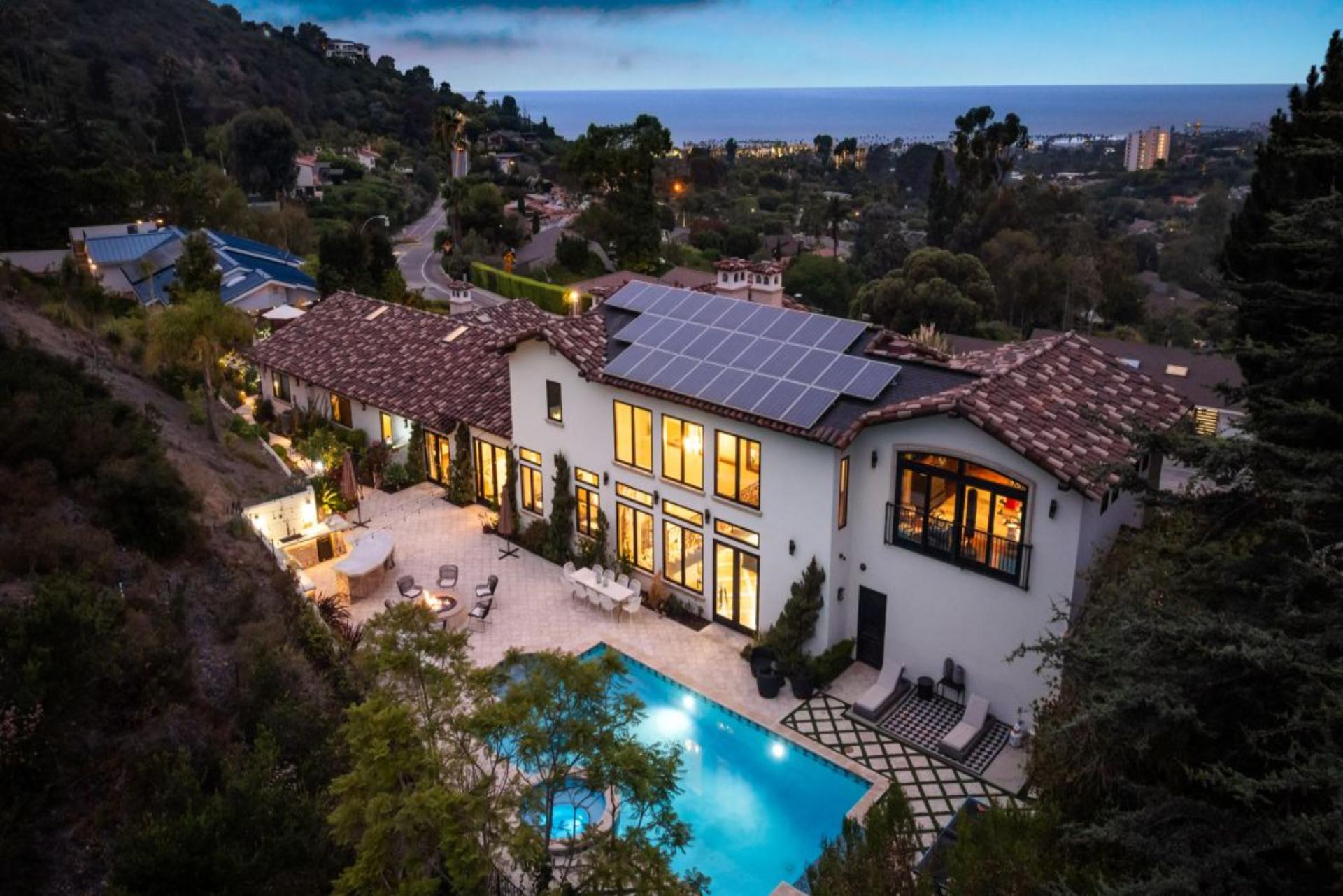 Elegant Villa gallery image 9