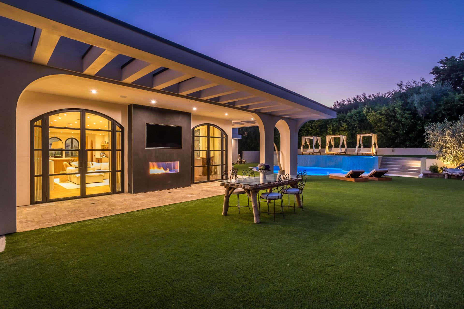 Medina Malibu gallery image 3