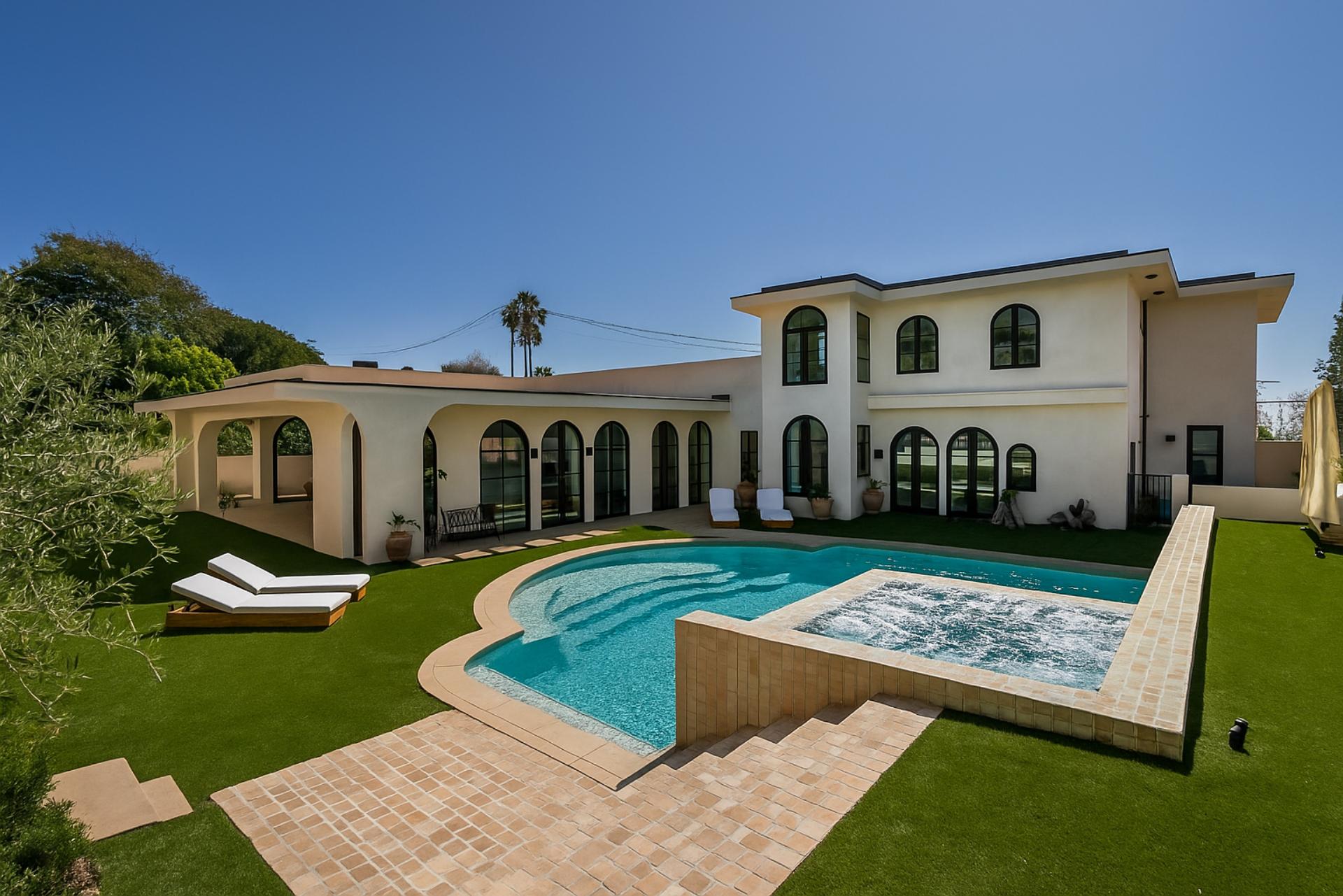Medina Malibu gallery image 7
