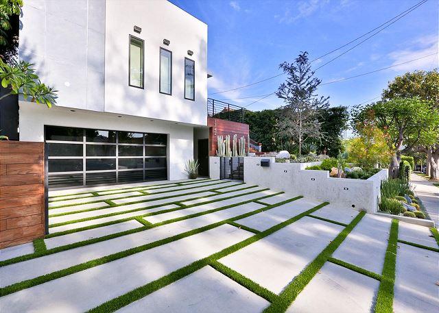 Hollywood Hills Sanctuary gallery image 6