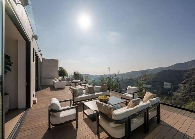 Glassridge Residence gallery image 3