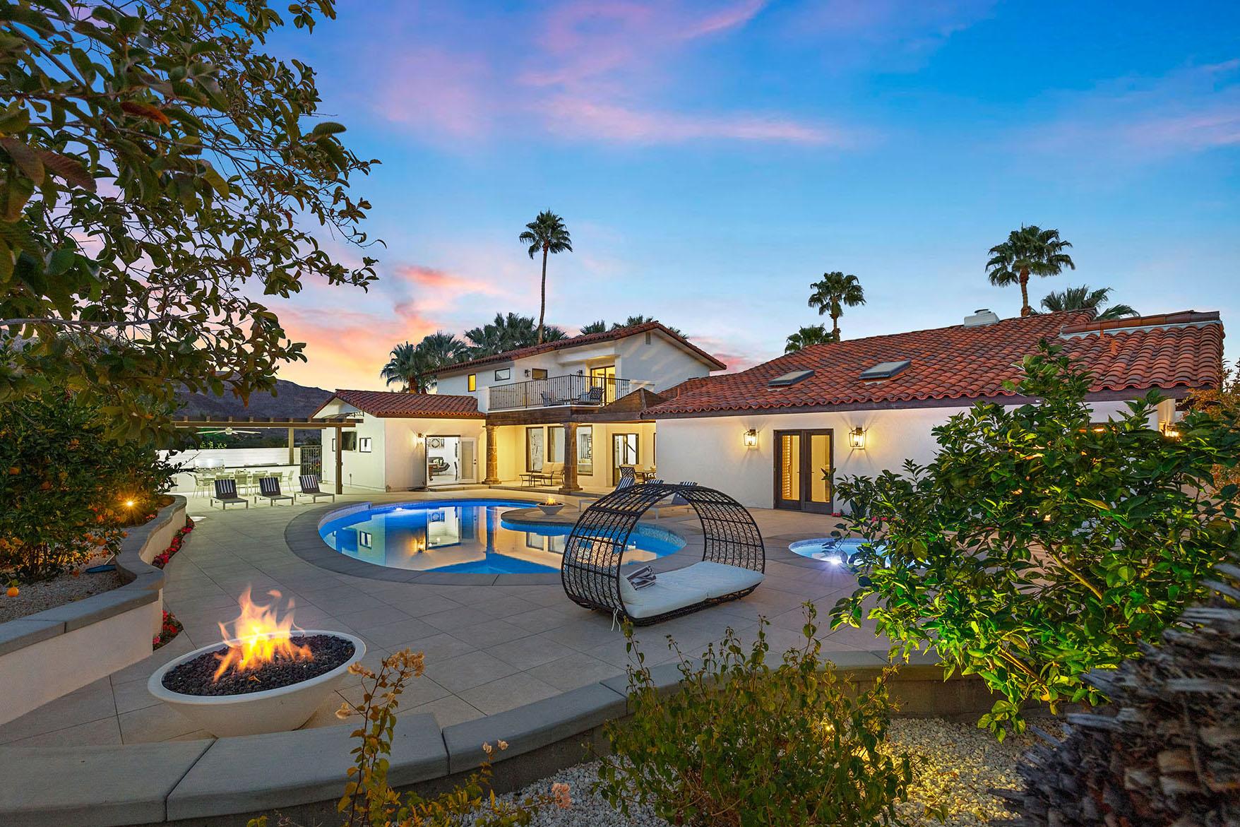 Ridgeview 6 BR, 3 Acres, Pool, Spa, Firepits gallery image 3