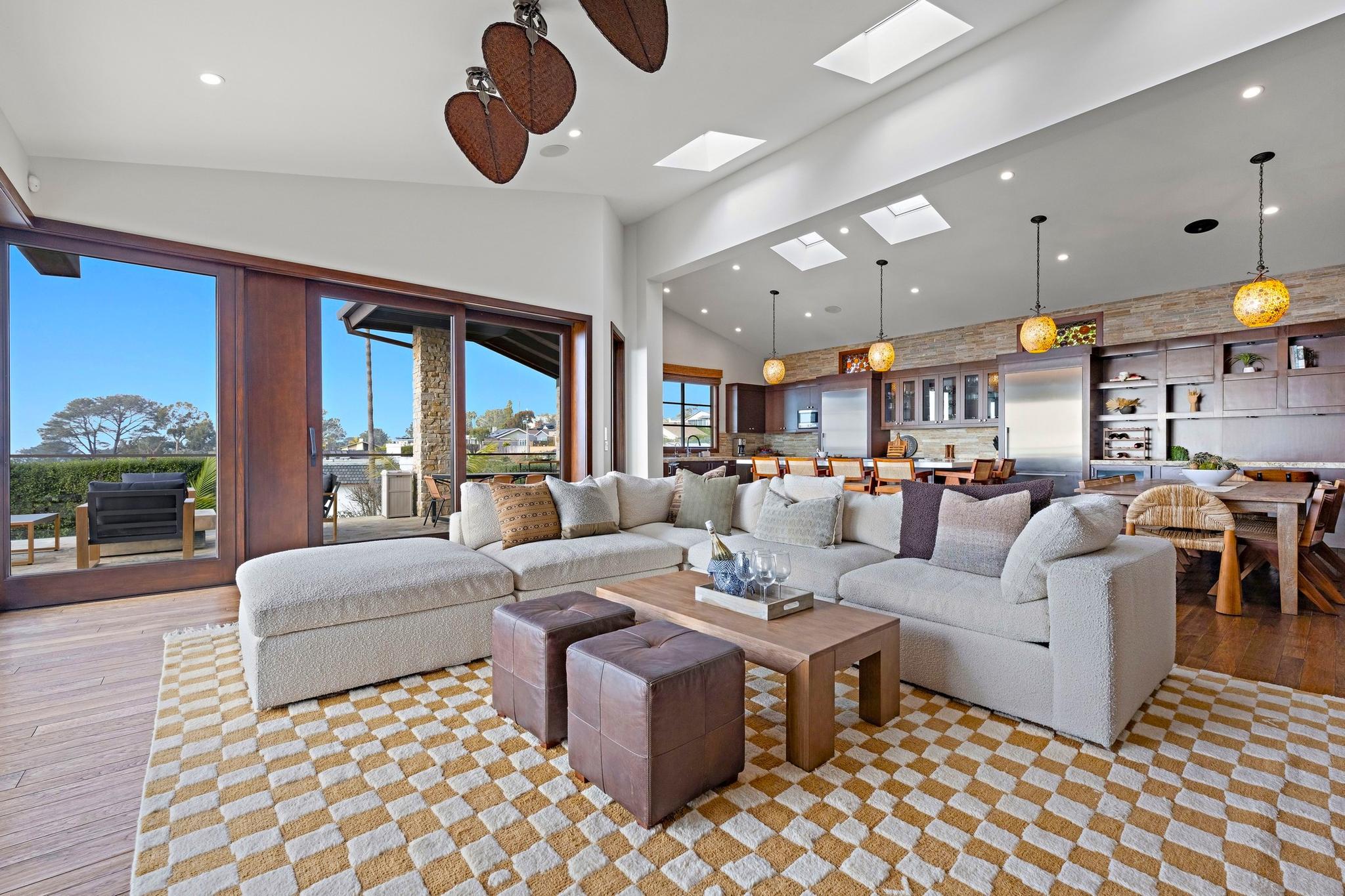 Costa Del Mar gallery image 1