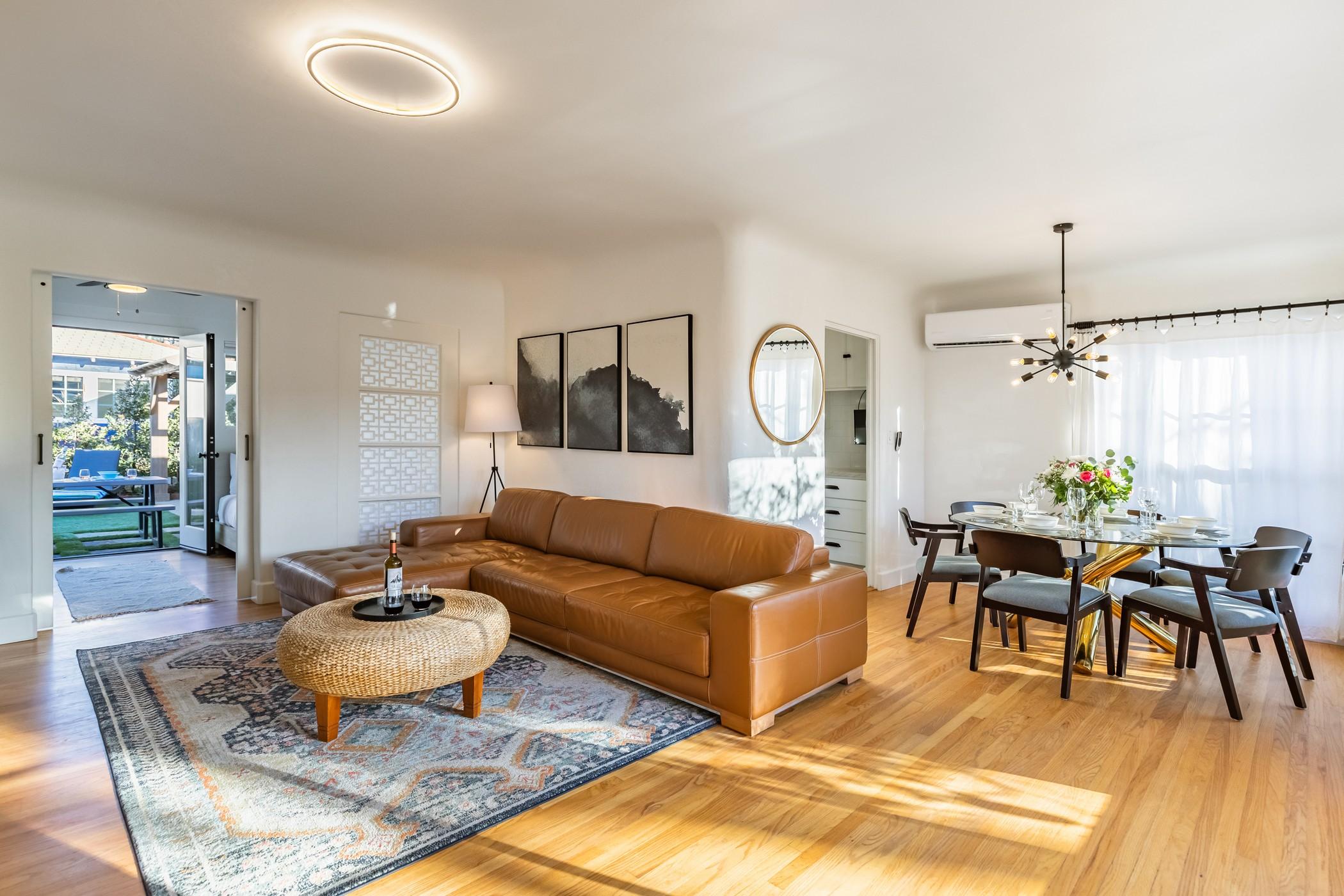 La Jolla Beach Bungalow gallery image 3