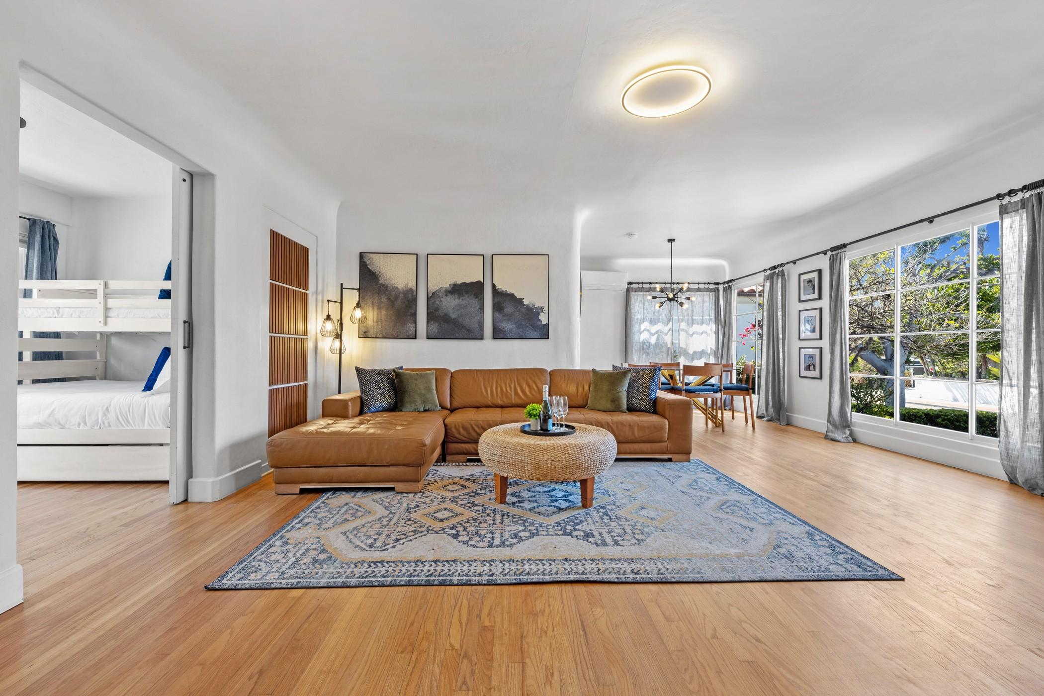 La Jolla Beach Bungalow gallery image 8