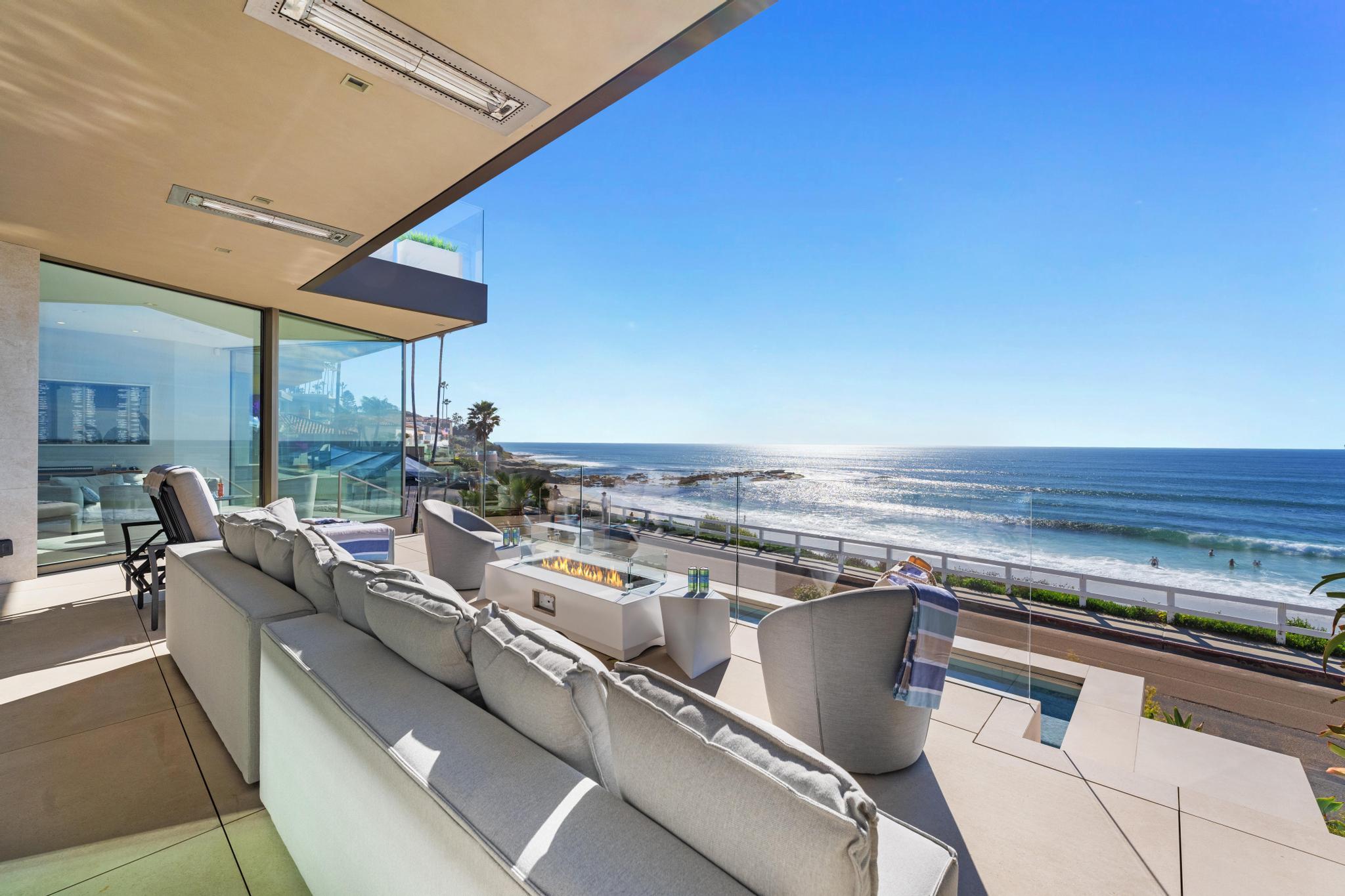 Neptune’s Jewel Oceanfront w/ Pool & Spa gallery image 3