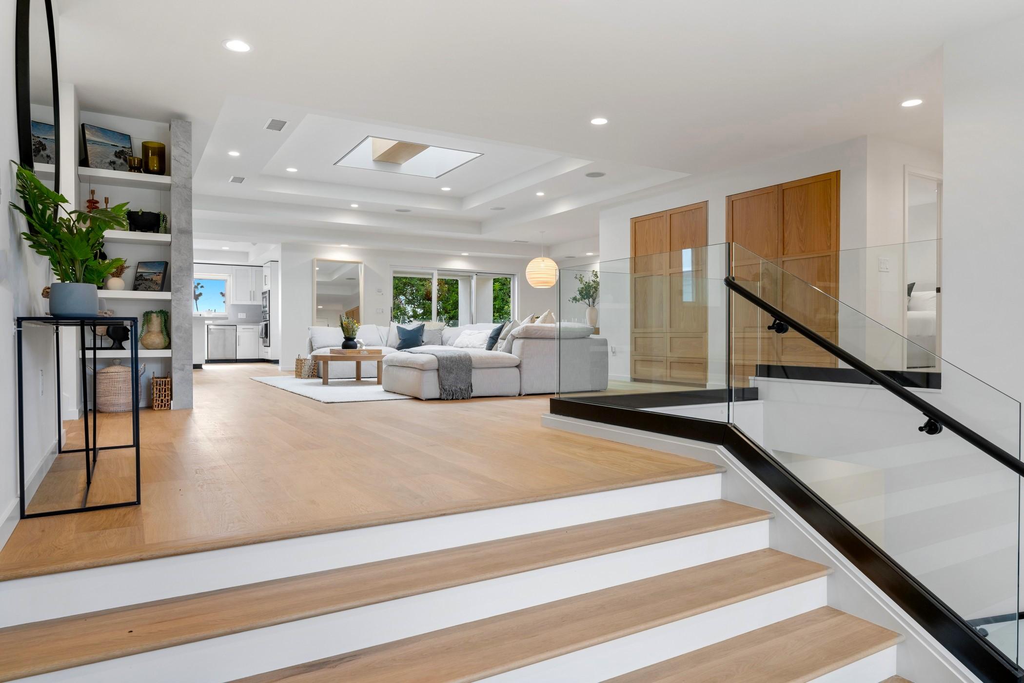 Shoreline Retreat gallery image 10