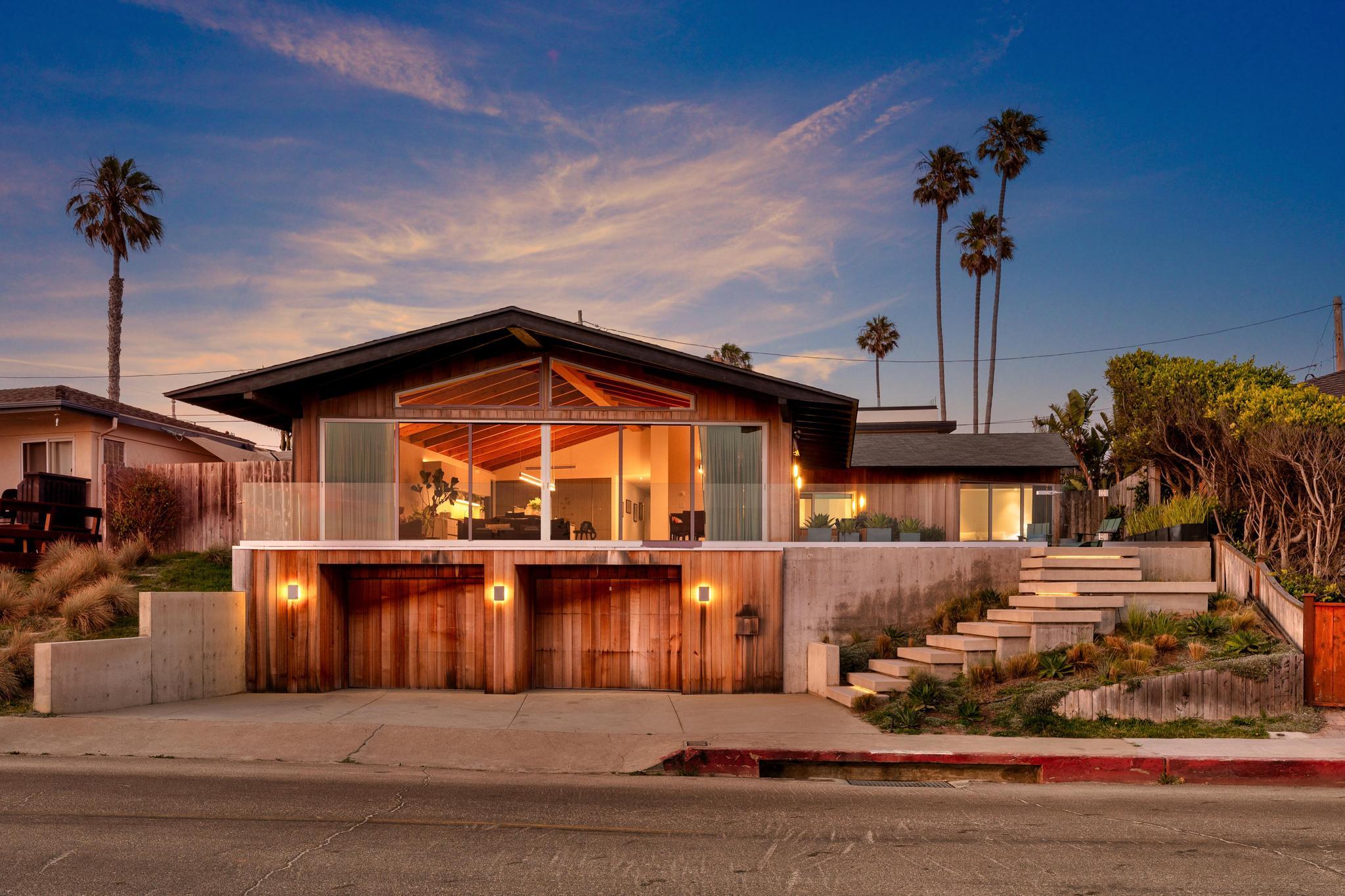 Beachfront Modern gallery image 1