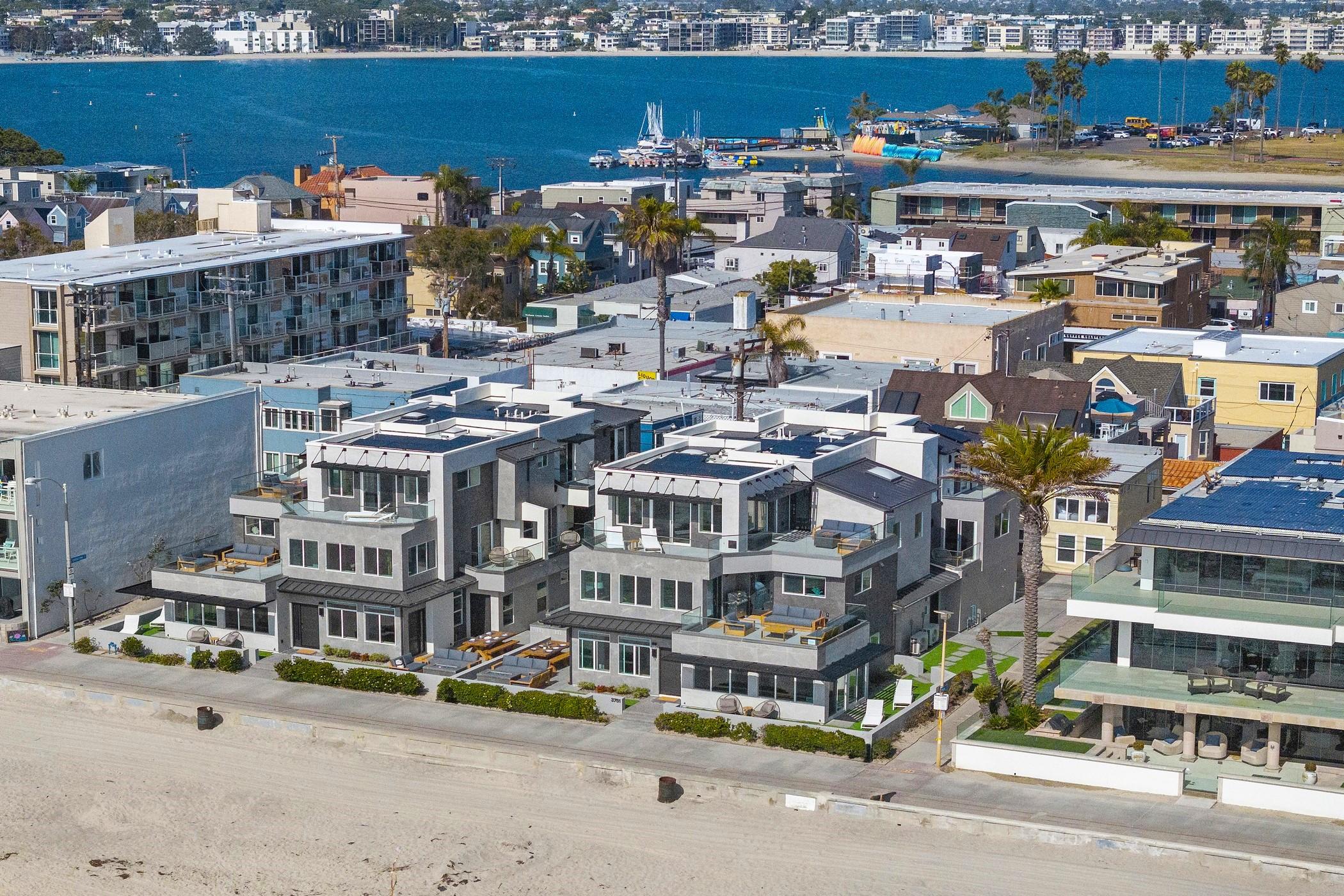 Bluewater Oceanfront 2 North | Mission Beach 4 BR gallery image 8