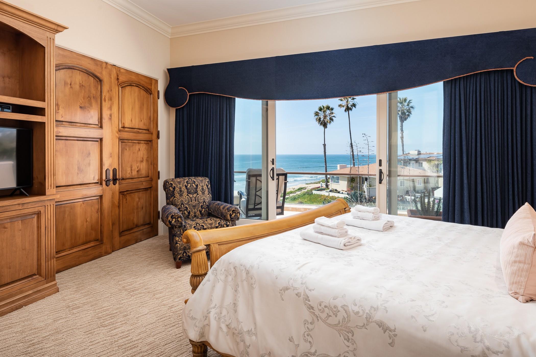 Crystal Shores Villa gallery image 4