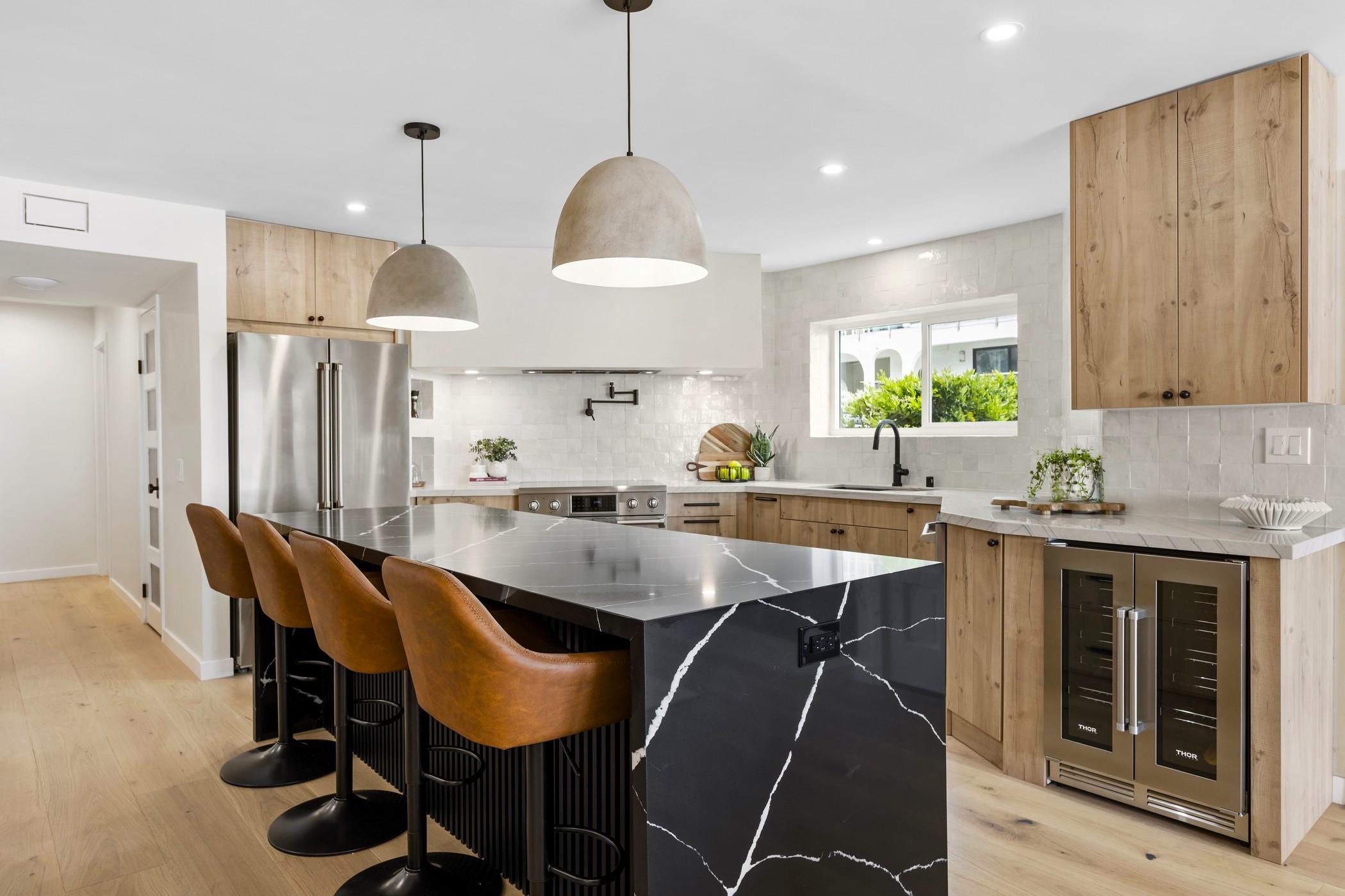 NEW Mission Bay Luxe Waterfront Retreat gallery image 6