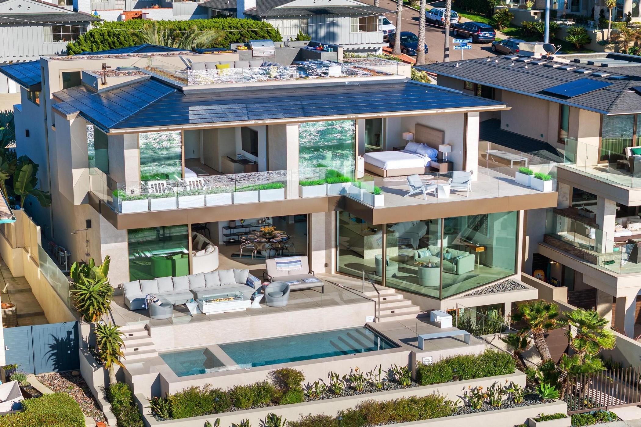 Neptune’s Jewel Oceanfront w/ Pool & Spa gallery image 2