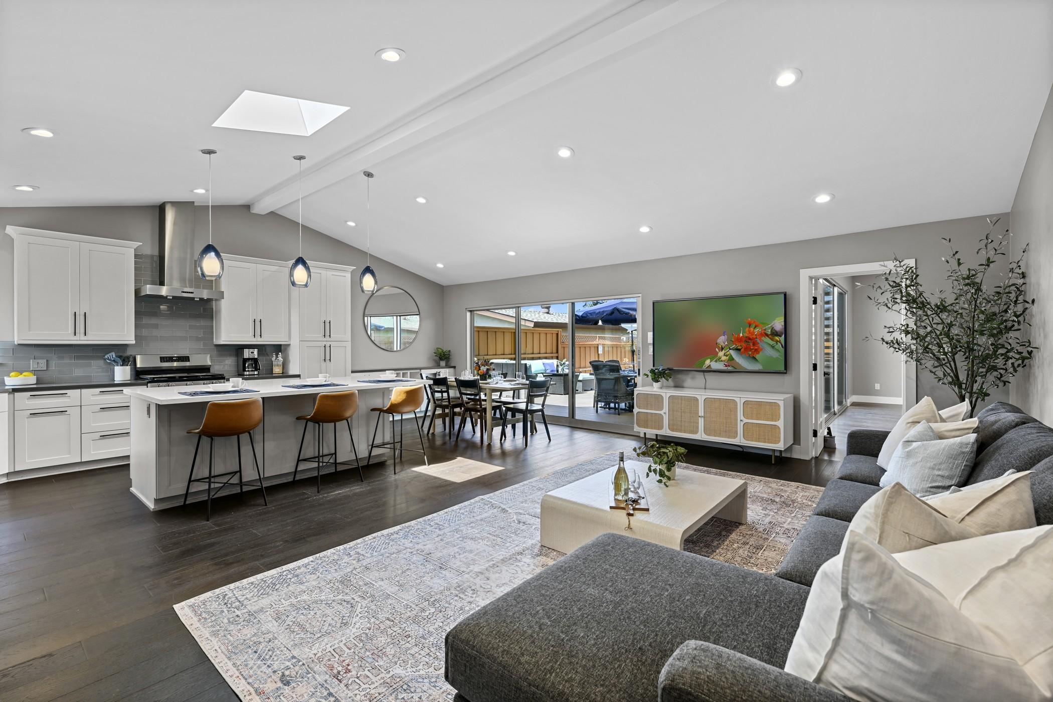 Pacific Beach Retreat gallery image 1