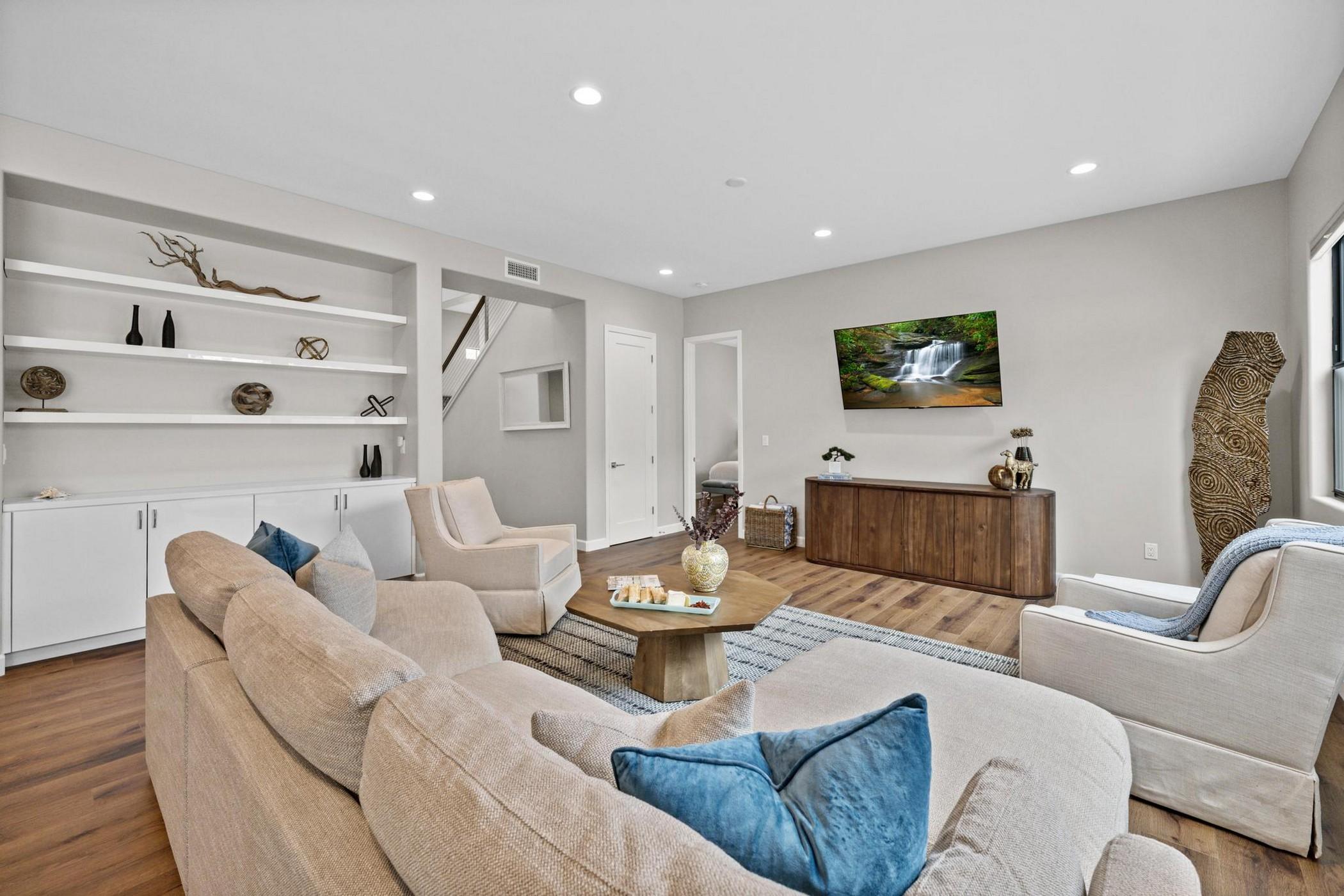 Oasis Del Mar 4 gallery image 9