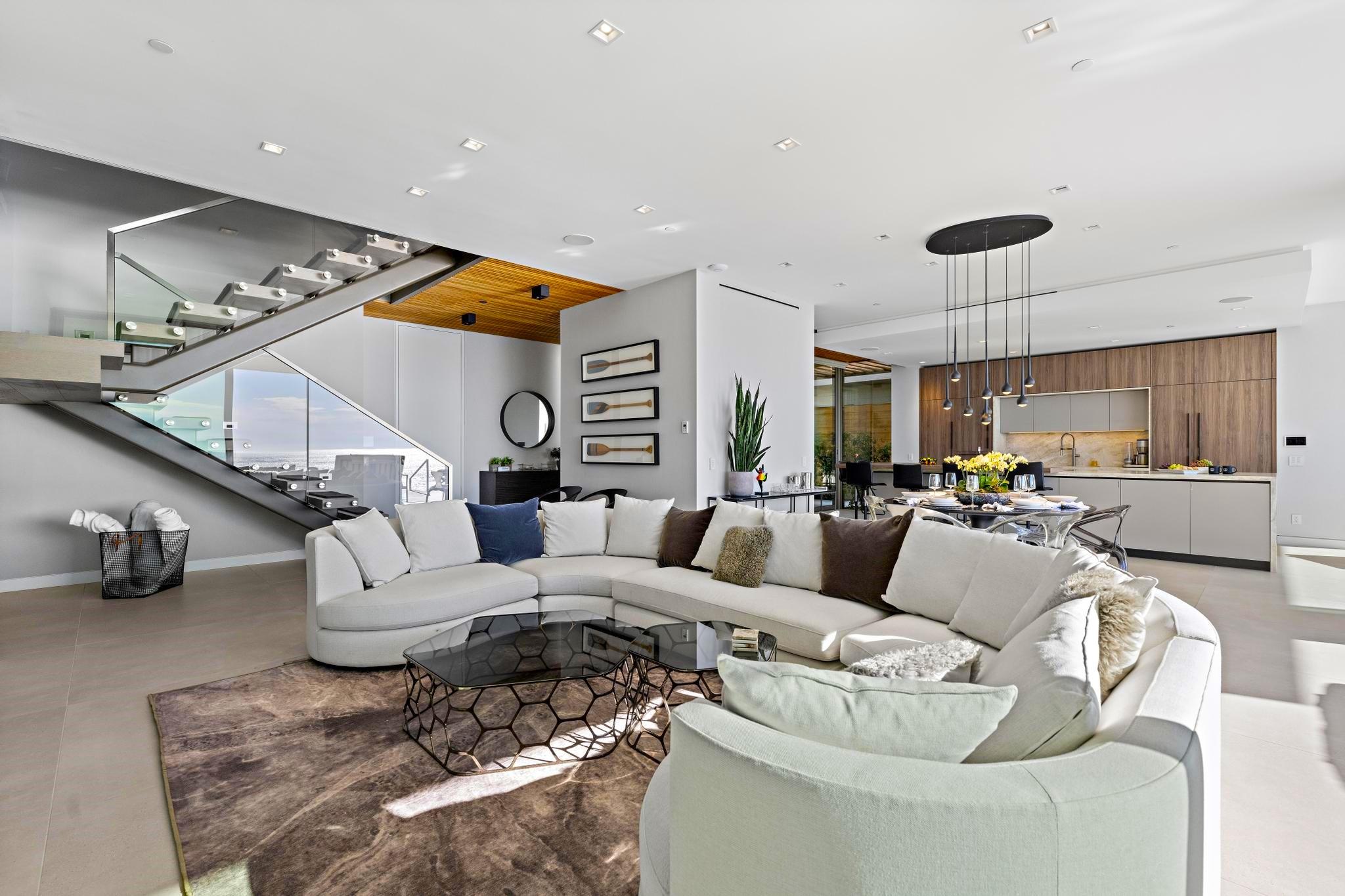 Neptune’s Jewel Oceanfront w/ Pool & Spa gallery image 4