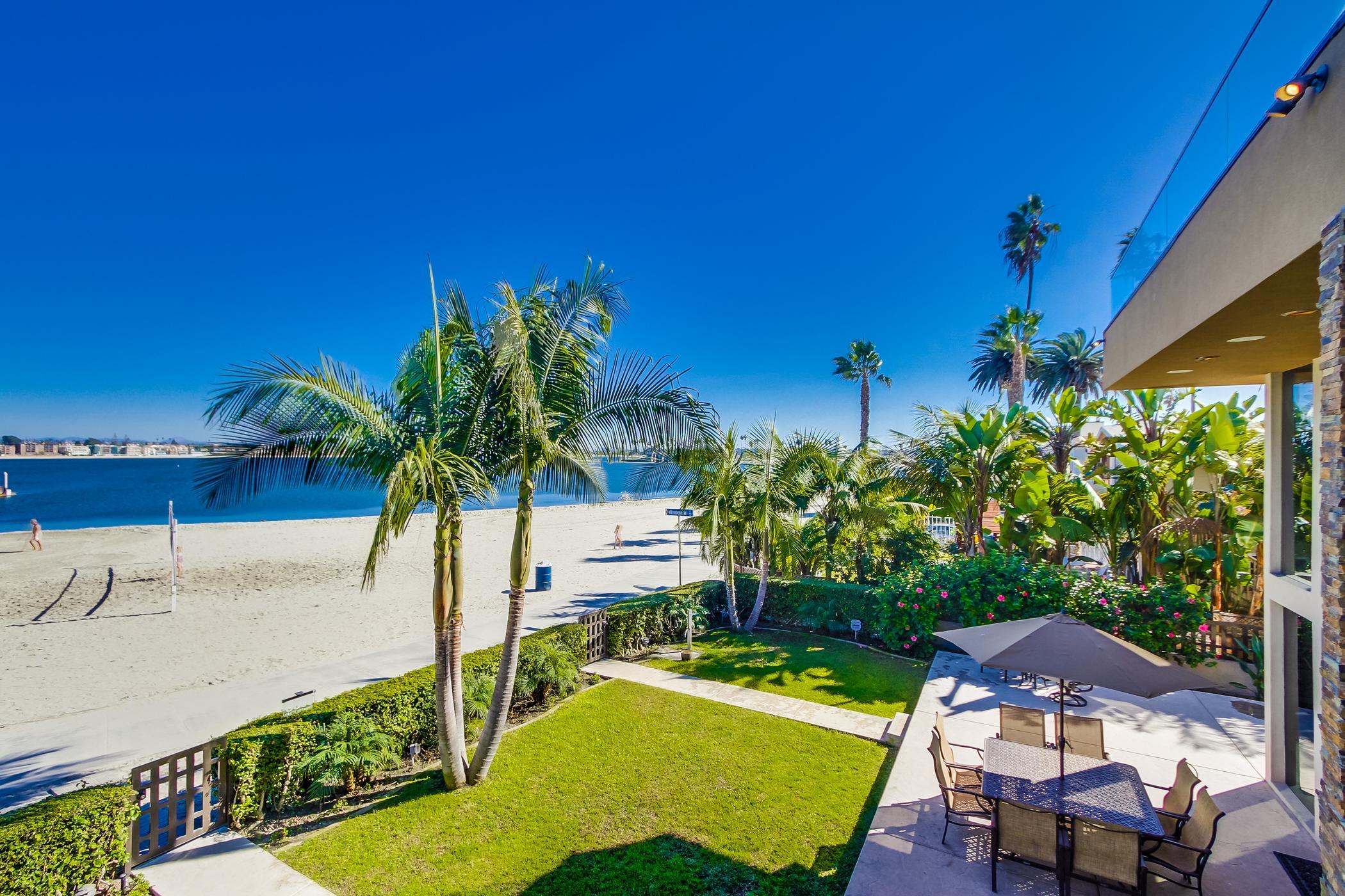 Villa on the Bay 6BR | MB Gem w/ Spacious Yard gallery image 8