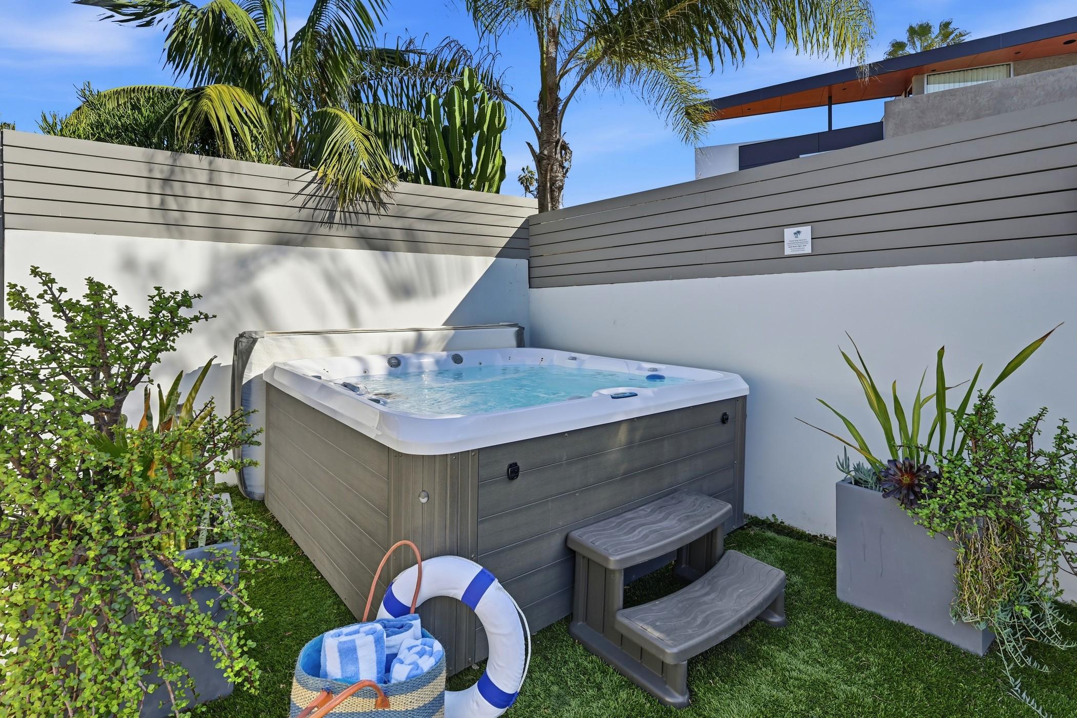 Sea Glass La Jolla | 3BR Oceanfront Retreat gallery image 3