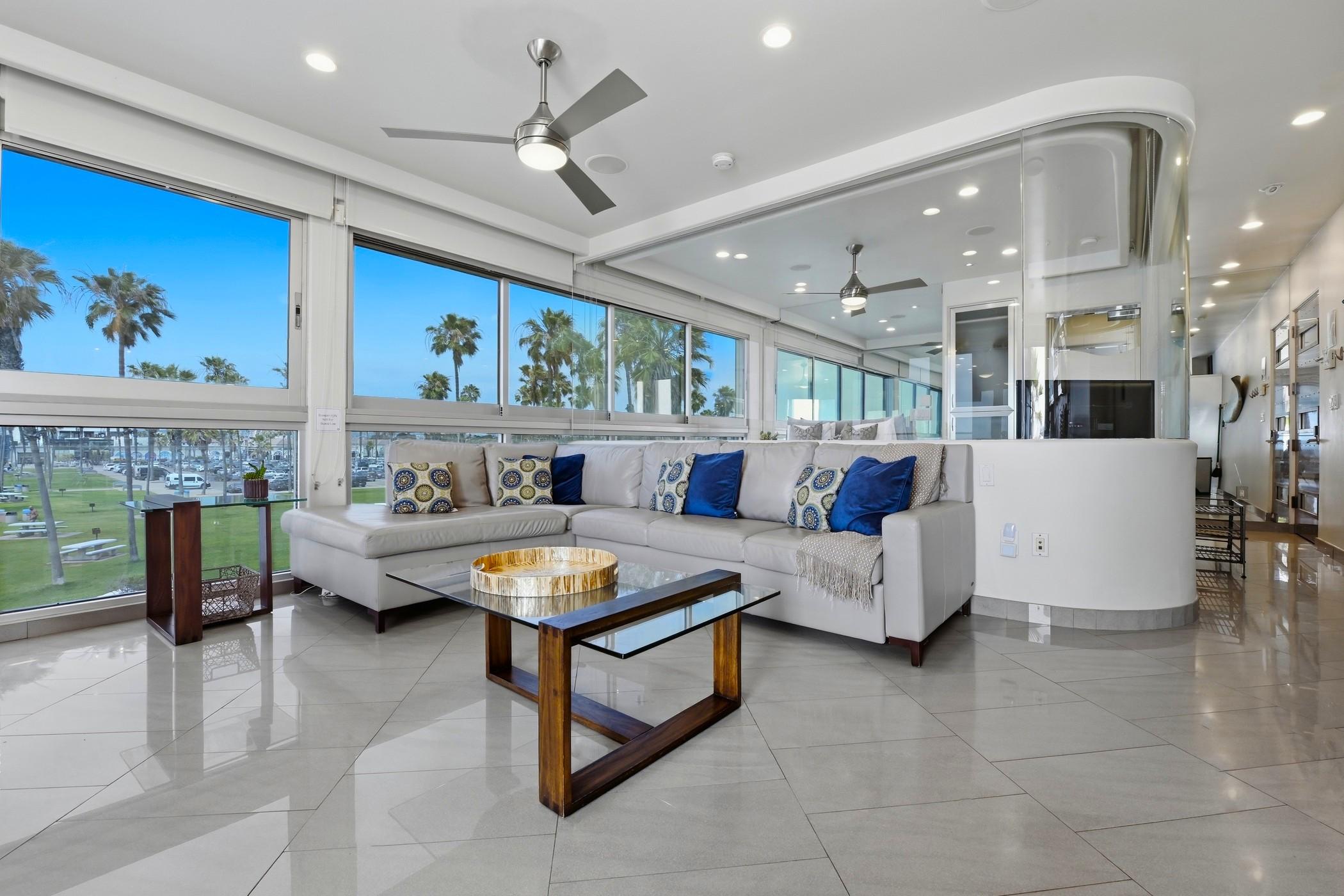 South Mission Beach Penthouse gallery image 2