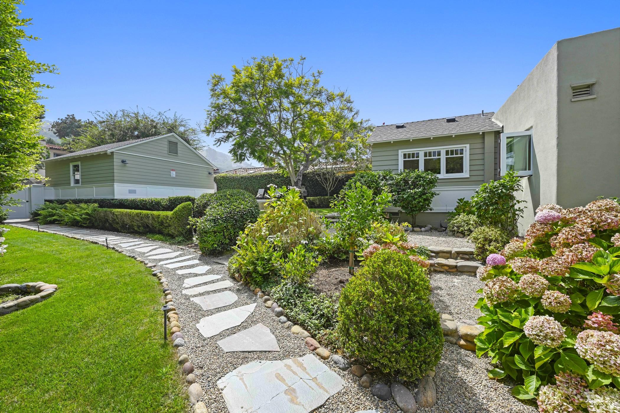 La Jolla Summerland gallery image 4