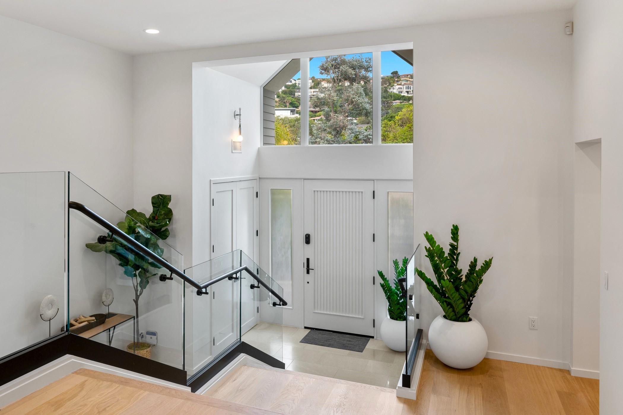 Shoreline Retreat gallery image 8