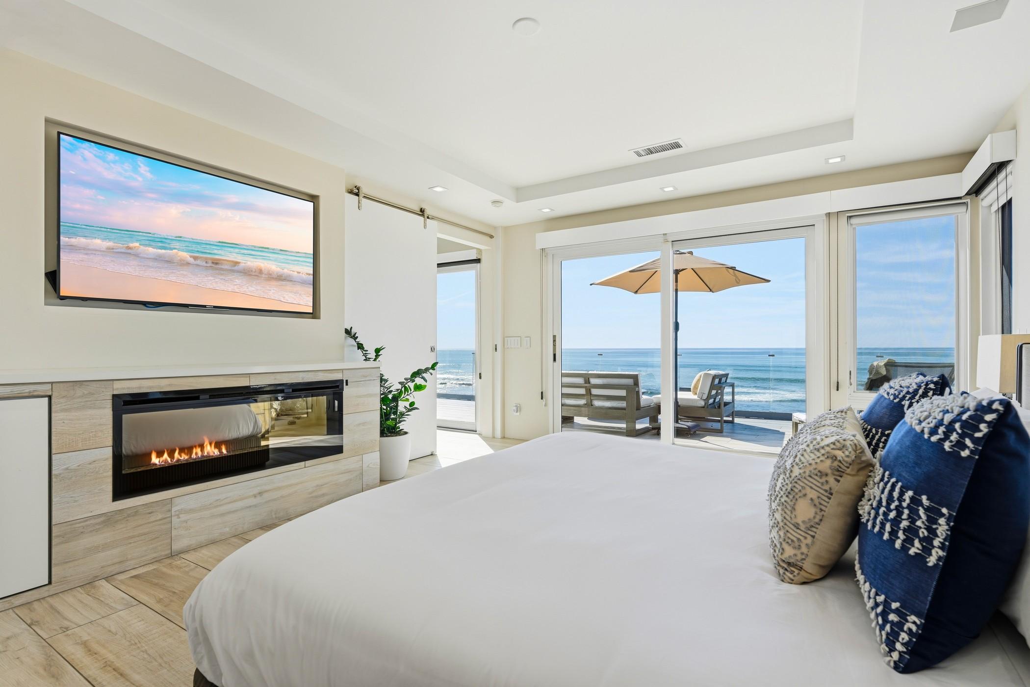 Sea Glass La Jolla | 3BR Oceanfront Retreat gallery image 5