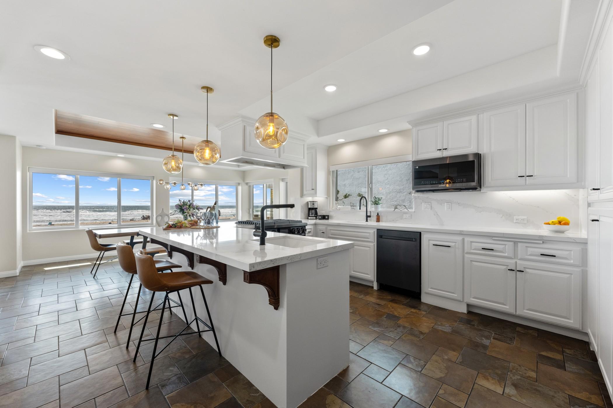 Bluewater Oceanfront 1 North gallery image 4